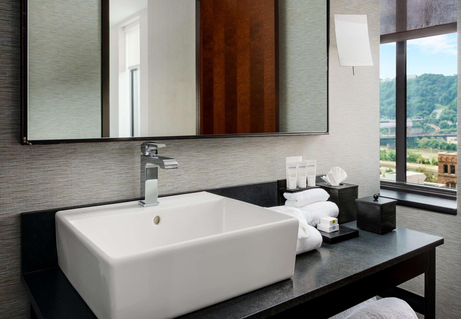 Joinery Hotel Pittsburgh, Curio Collection by Hilton gallery photo in Pittsburgh, PA — image 4