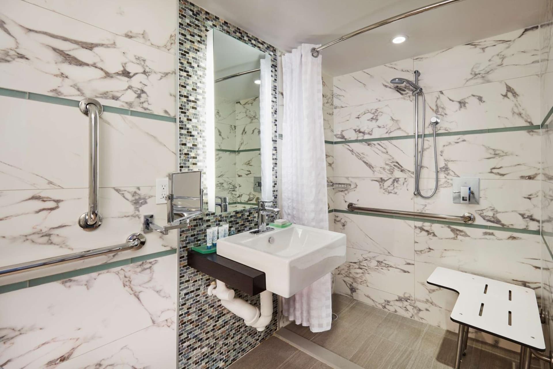 Waterstone Resort & Marina Boca Raton, Curio Collection by Hilton gallery photo in Boca Raton, FL — image 12