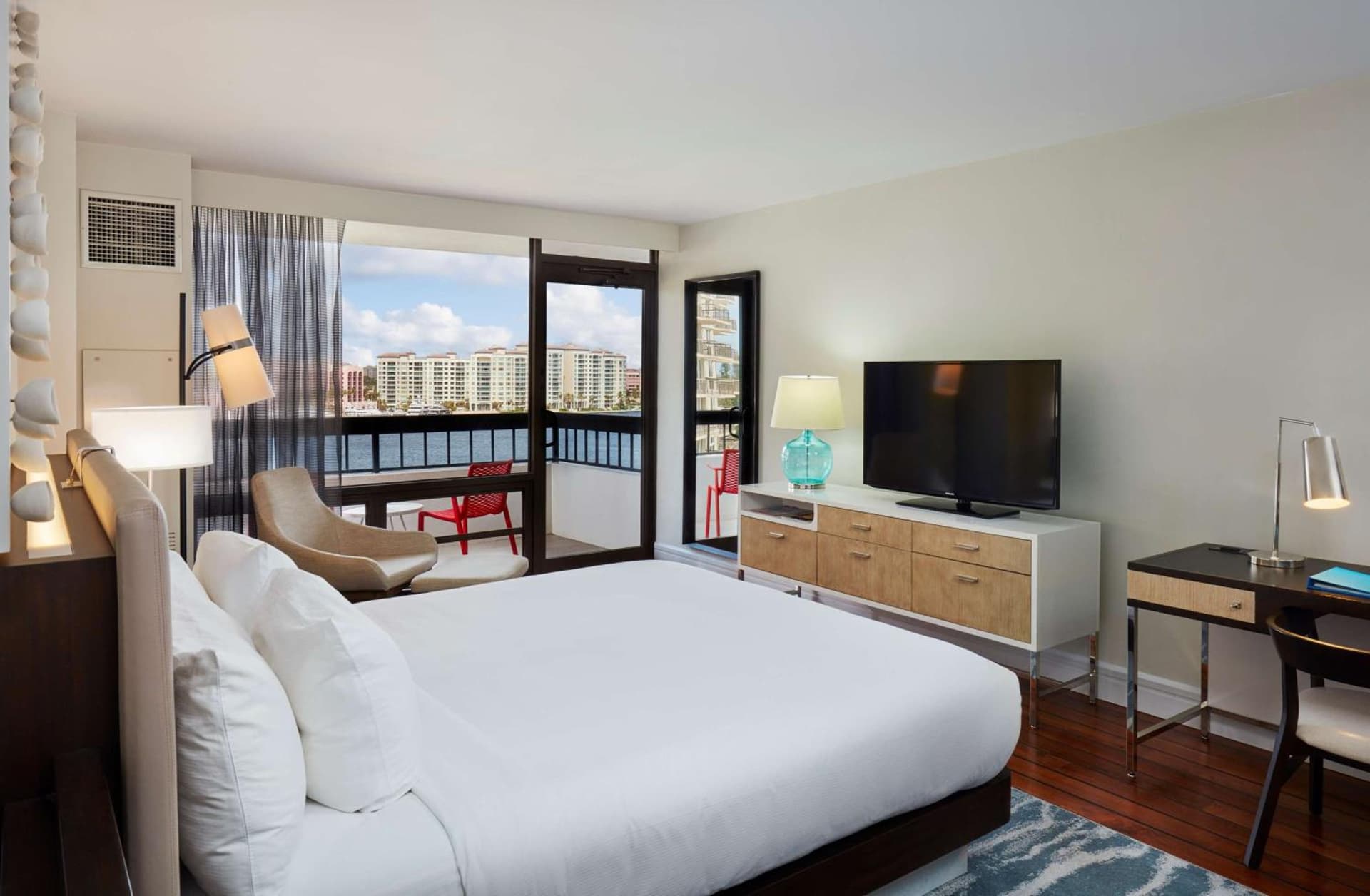 Waterstone Resort & Marina Boca Raton, Curio Collection by Hilton gallery photo in Boca Raton, FL — image 15