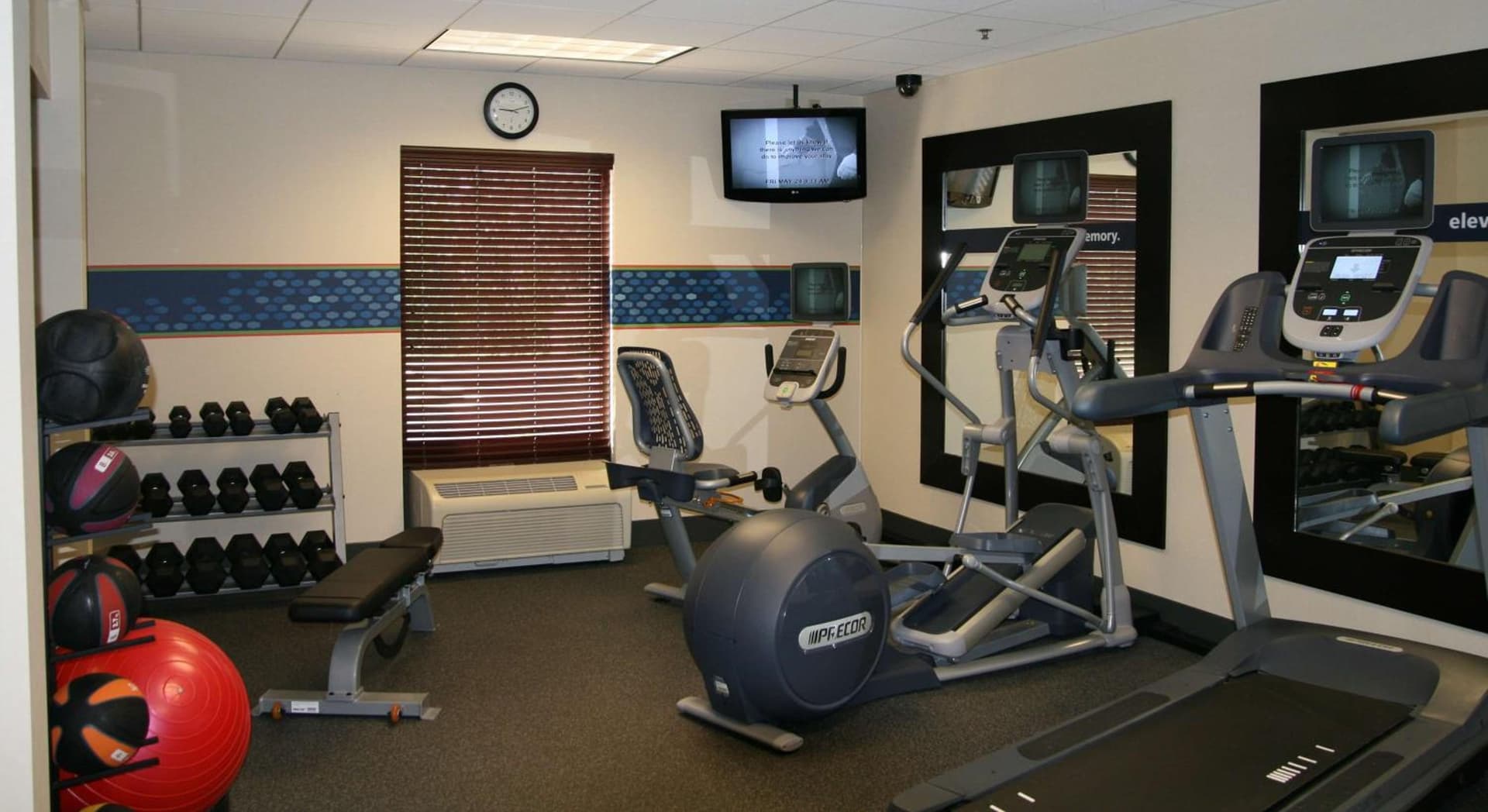 Hampton Inn & Suites Bloomington-Normal gallery photo in Normal, IL — image 15