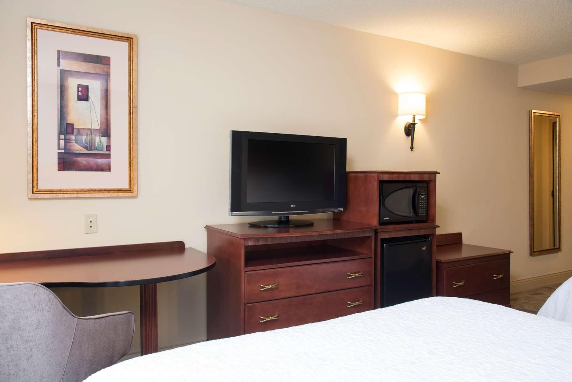 Hampton Inn & Suites Bloomington-Normal gallery photo in Normal, IL — image 12