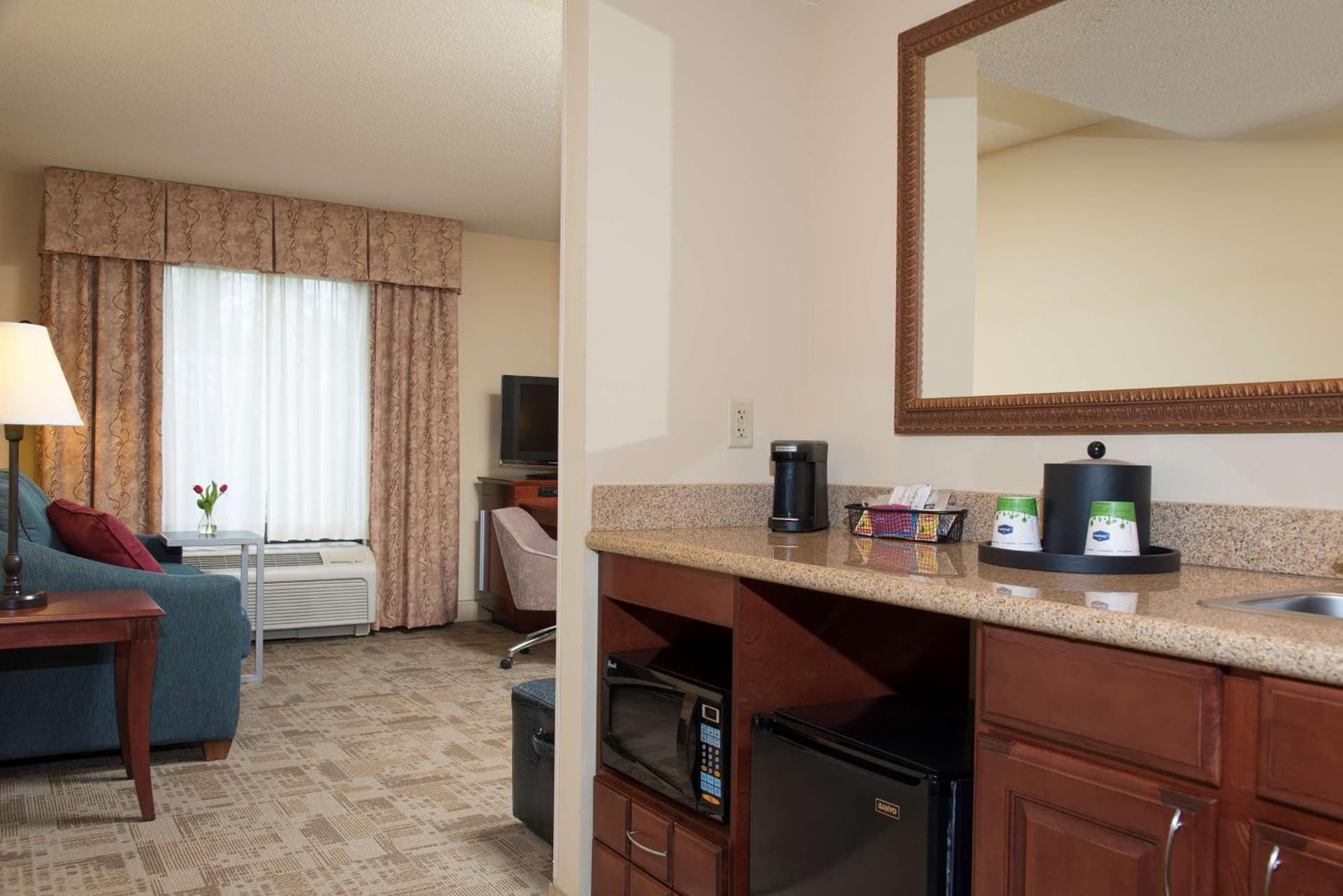 Hampton Inn & Suites Bloomington-Normal gallery photo in Normal, IL — image 30
