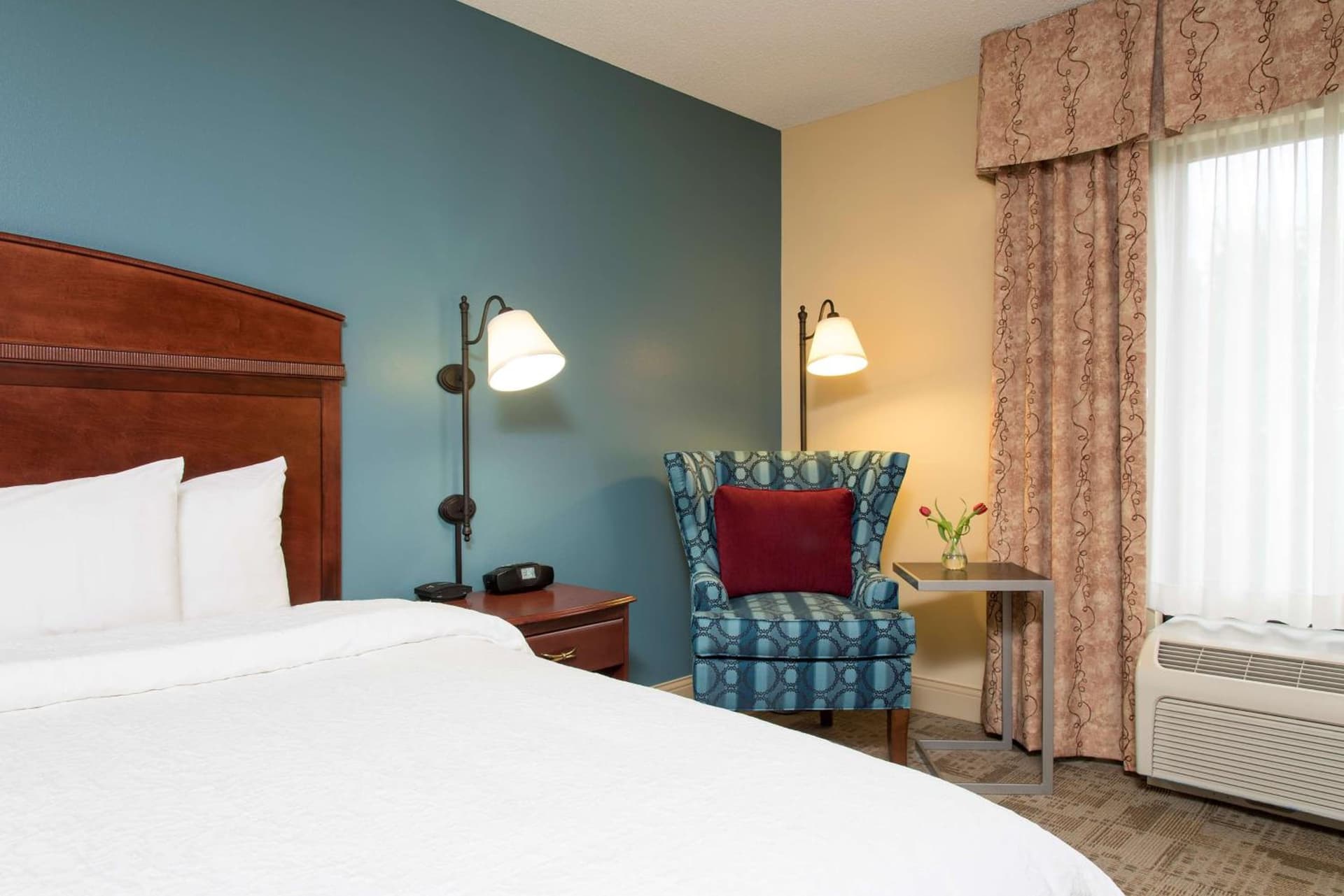 Hampton Inn & Suites Bloomington-Normal gallery photo in Normal, IL — image 18