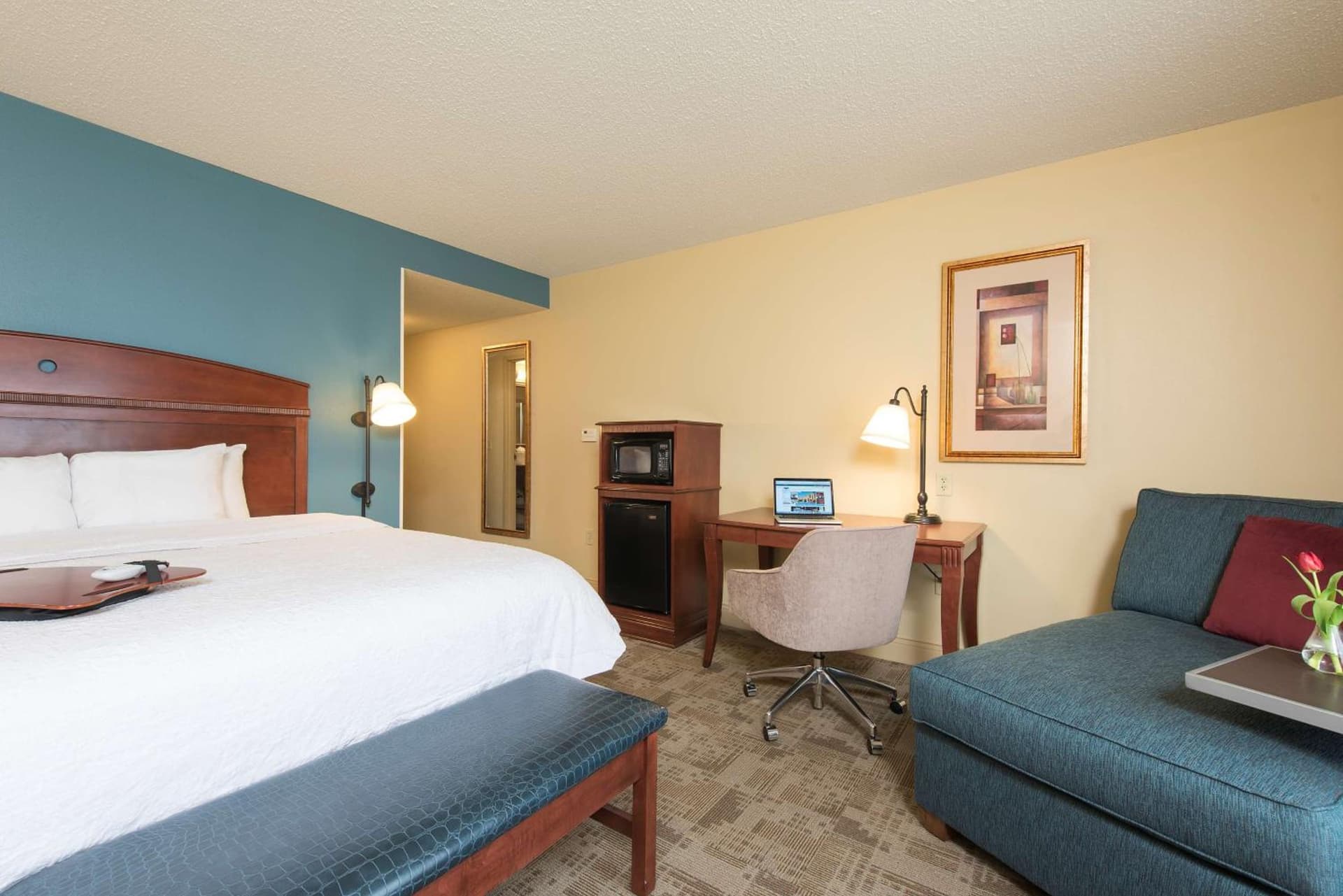 Hampton Inn & Suites Bloomington-Normal gallery photo in Normal, IL — image 20