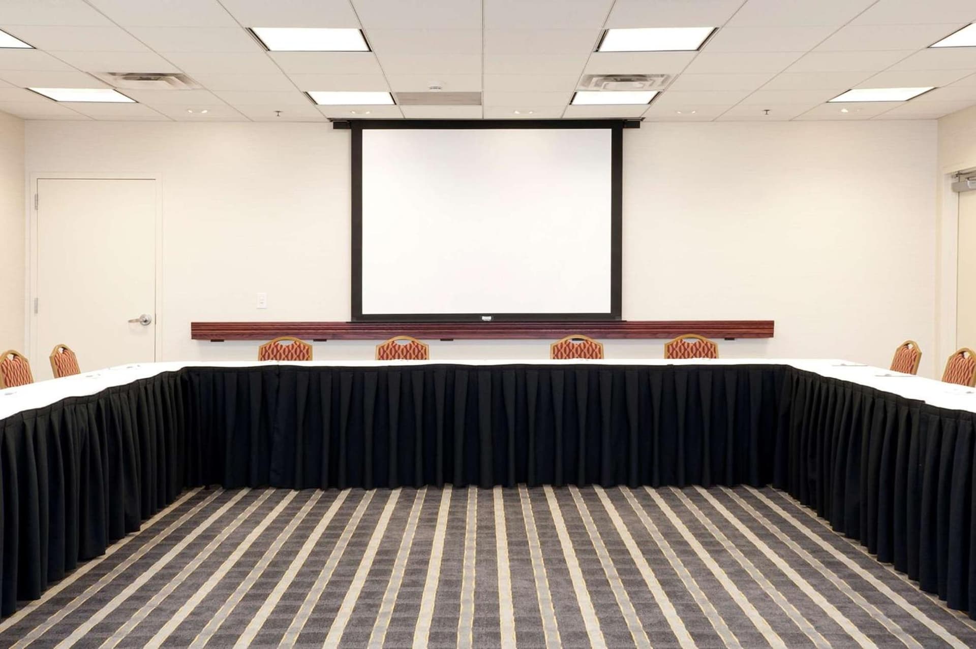 Hampton Inn & Suites Bloomington-Normal gallery photo in Normal, IL — image 8
