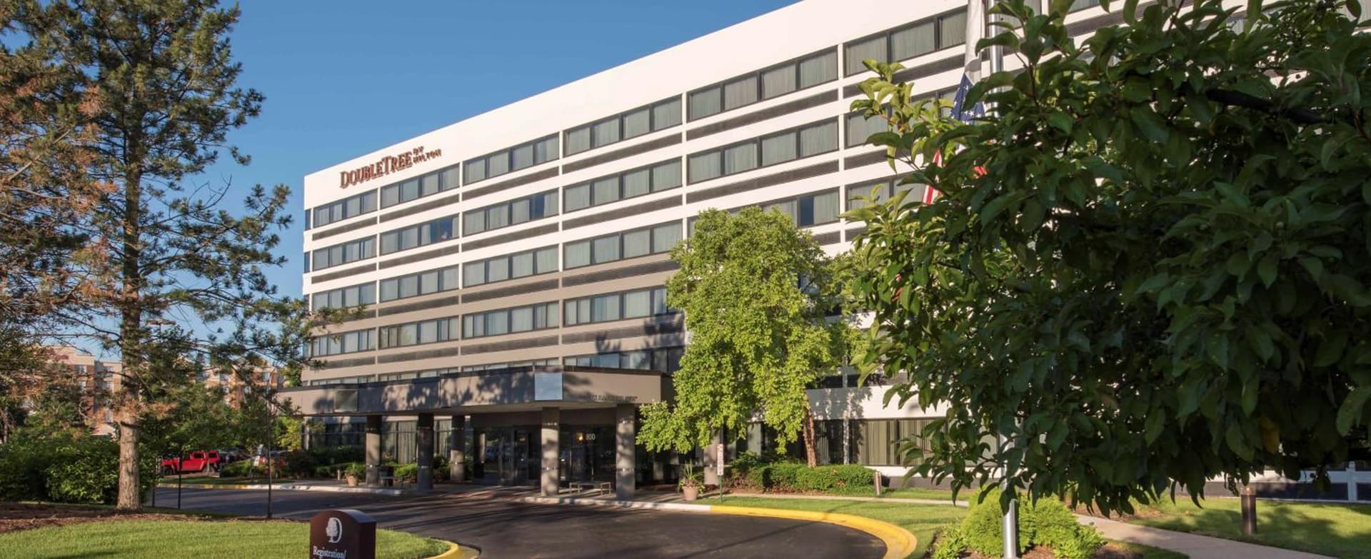 DoubleTree by Hilton Chicago Schaumburg property views in Schaumburg, IL — gallery photo 3