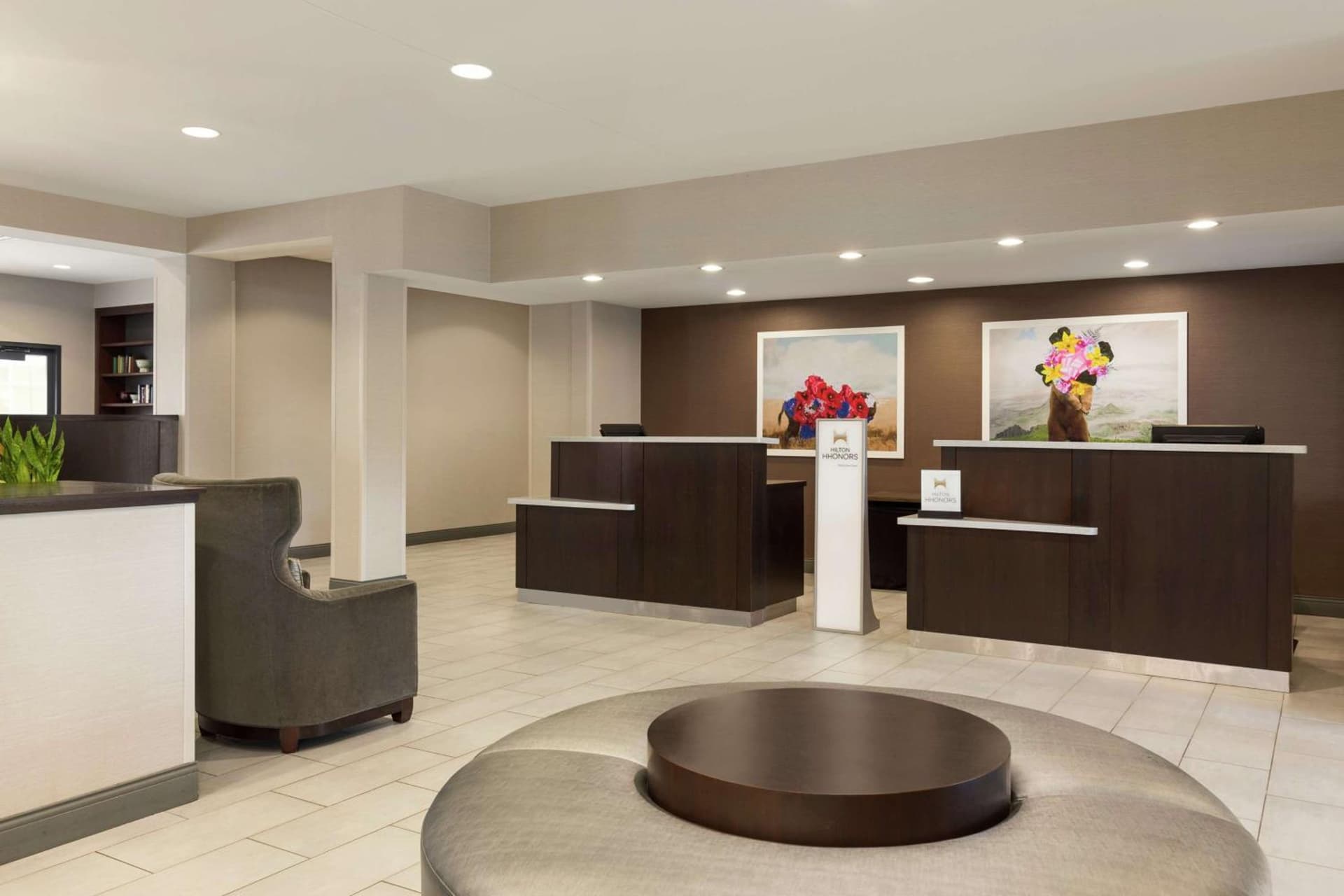 DoubleTree by Hilton Hotel Detroit Novi property views in Novi, MI — gallery photo 3