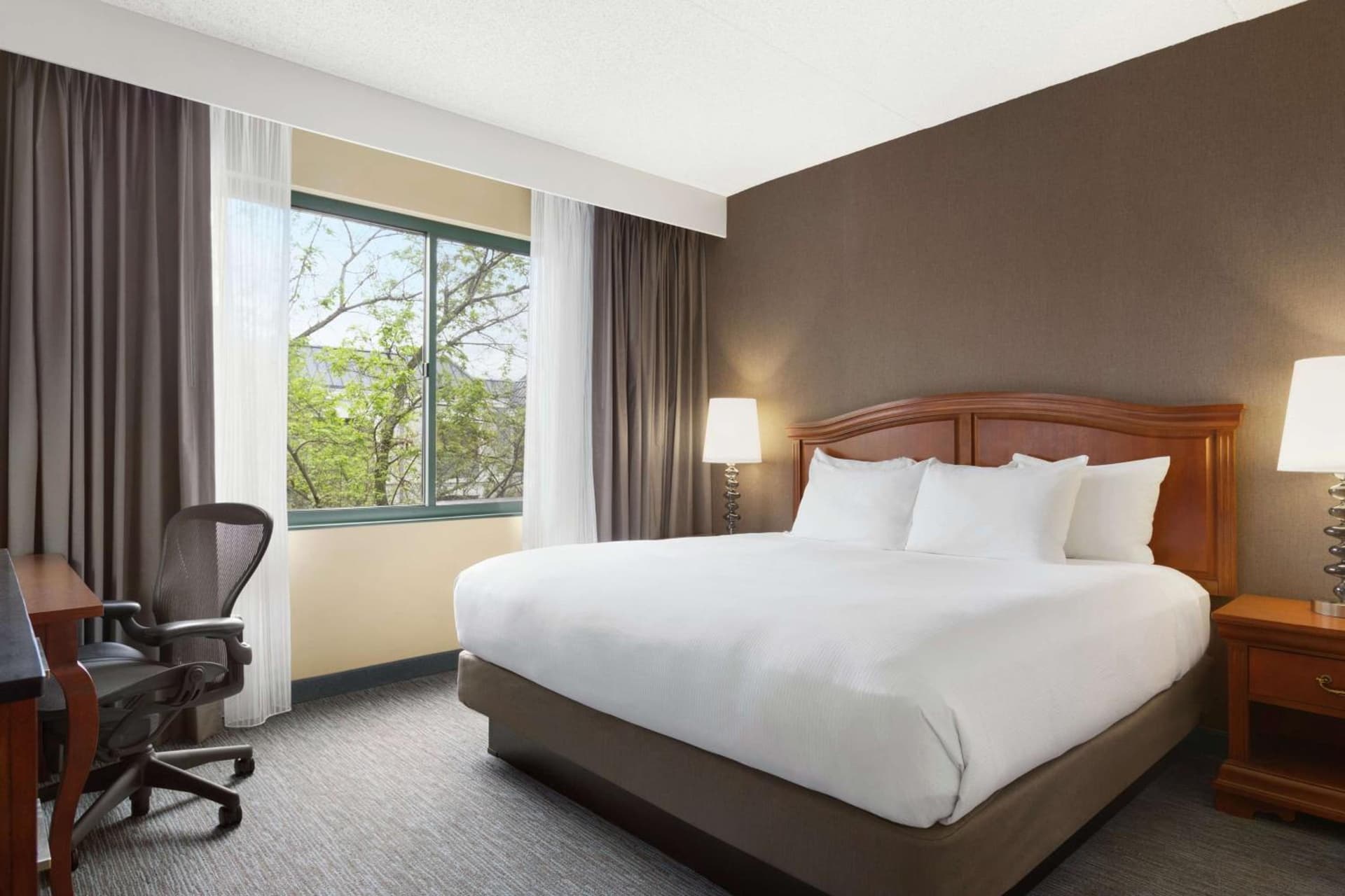 DoubleTree by Hilton Hotel Detroit Novi gallery photo in Novi, MI — image 25