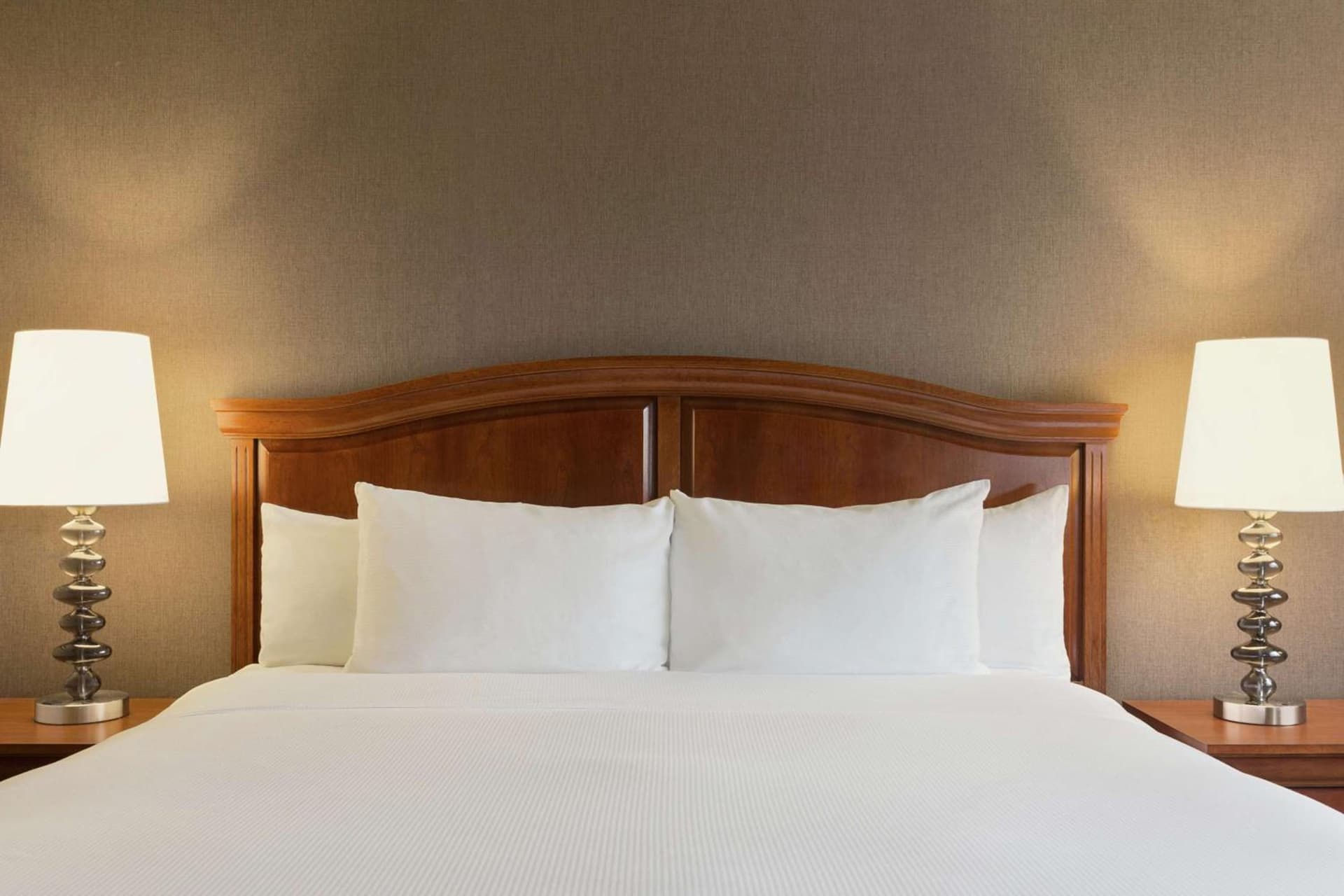 DoubleTree by Hilton Hotel Detroit Novi gallery photo in Novi, MI — image 17