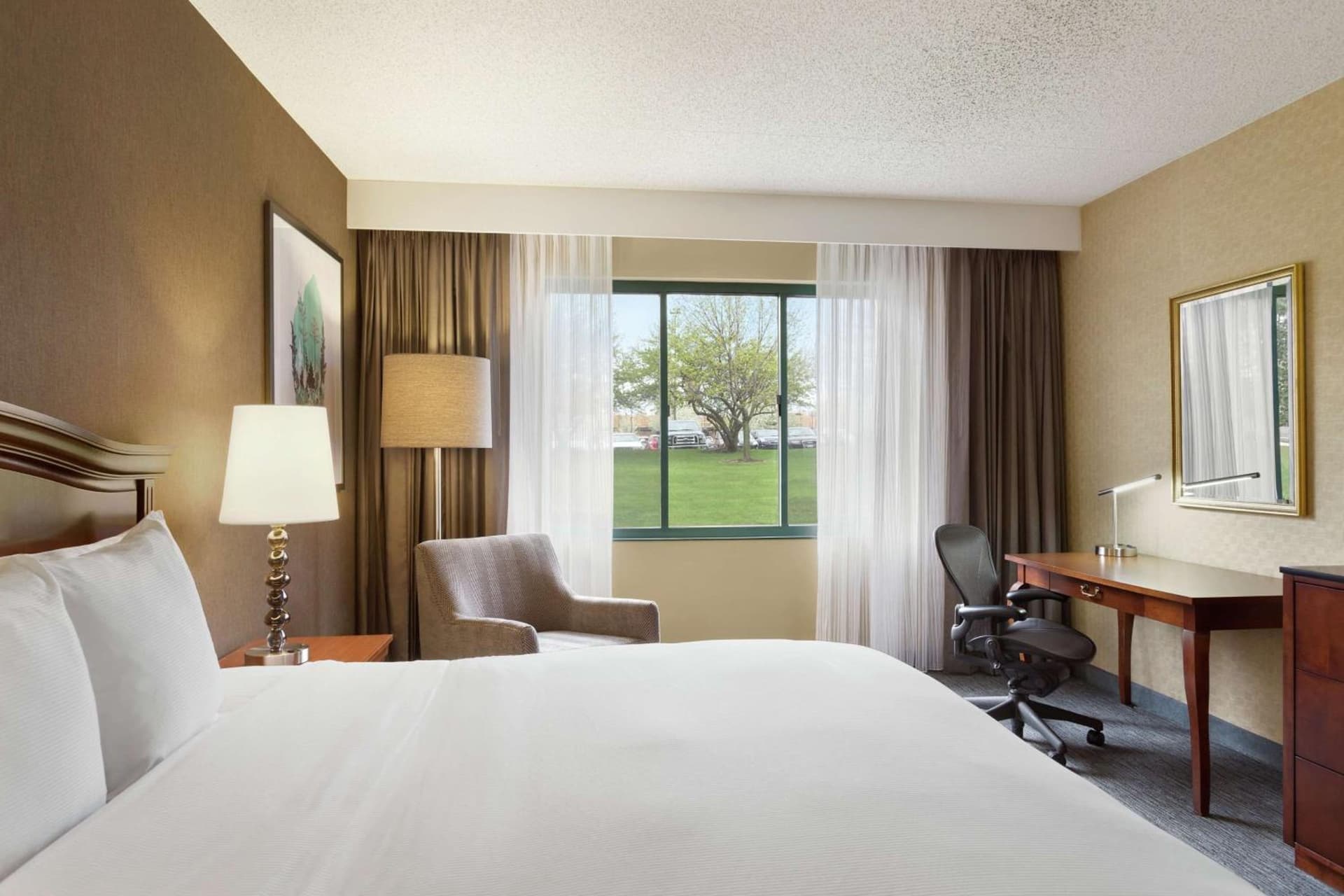 DoubleTree by Hilton Hotel Detroit Novi gallery photo in Novi, MI — image 26