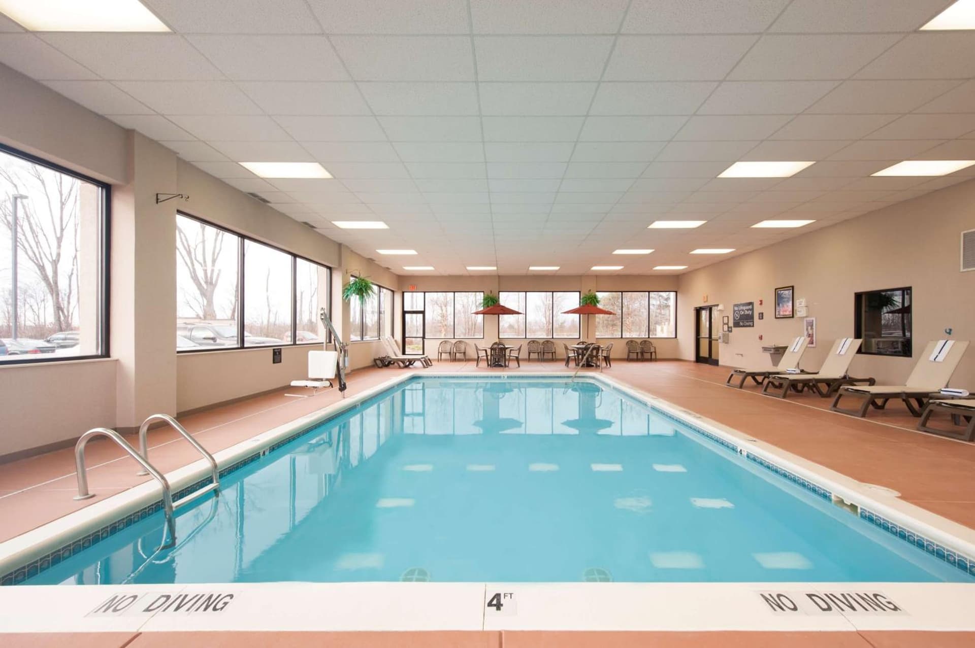 Hampton Inn Muskegon gallery photo in Muskegon Heights, MI — image 16
