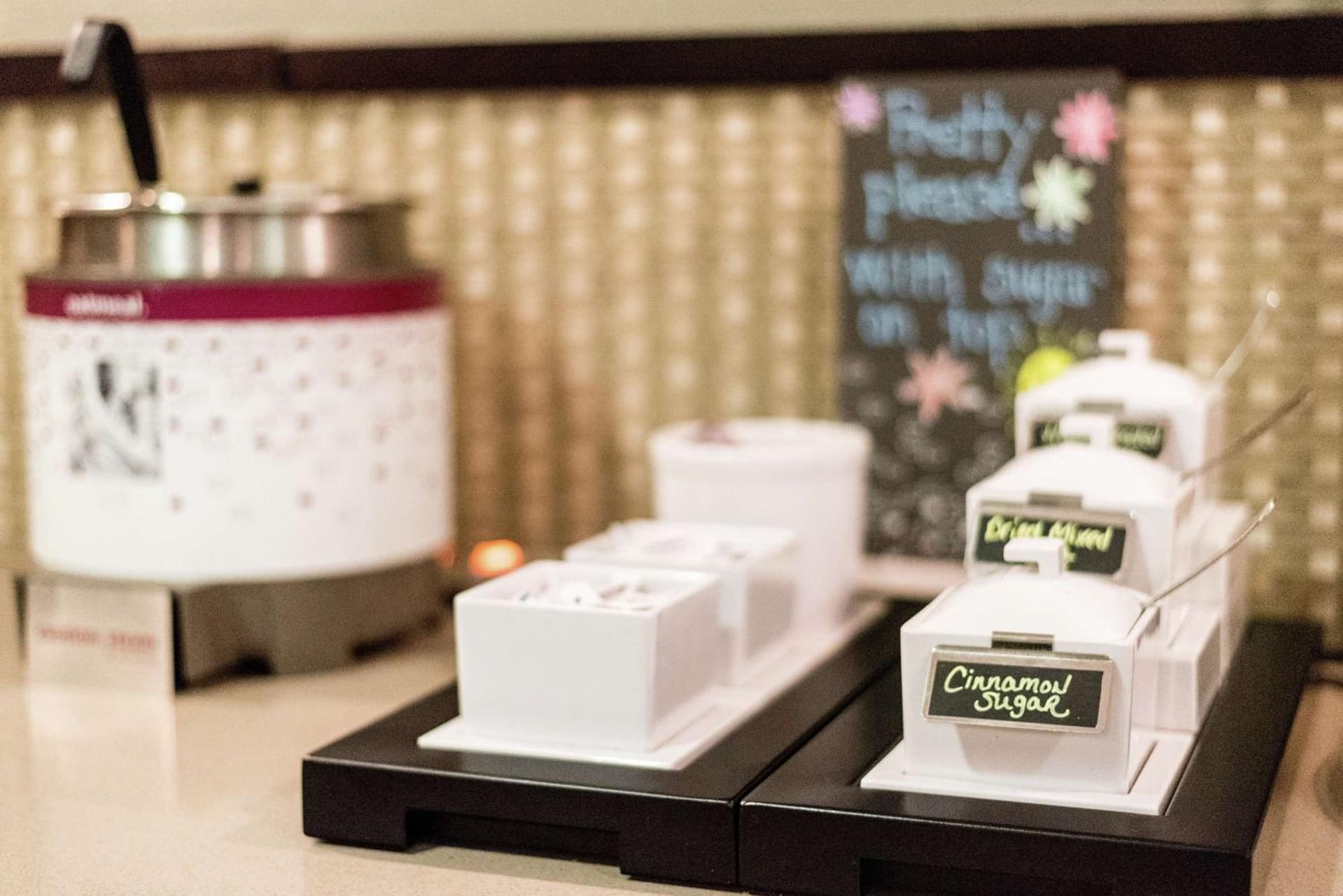 Hampton Inn Muskegon gallery photo in Muskegon Heights, MI — image 19