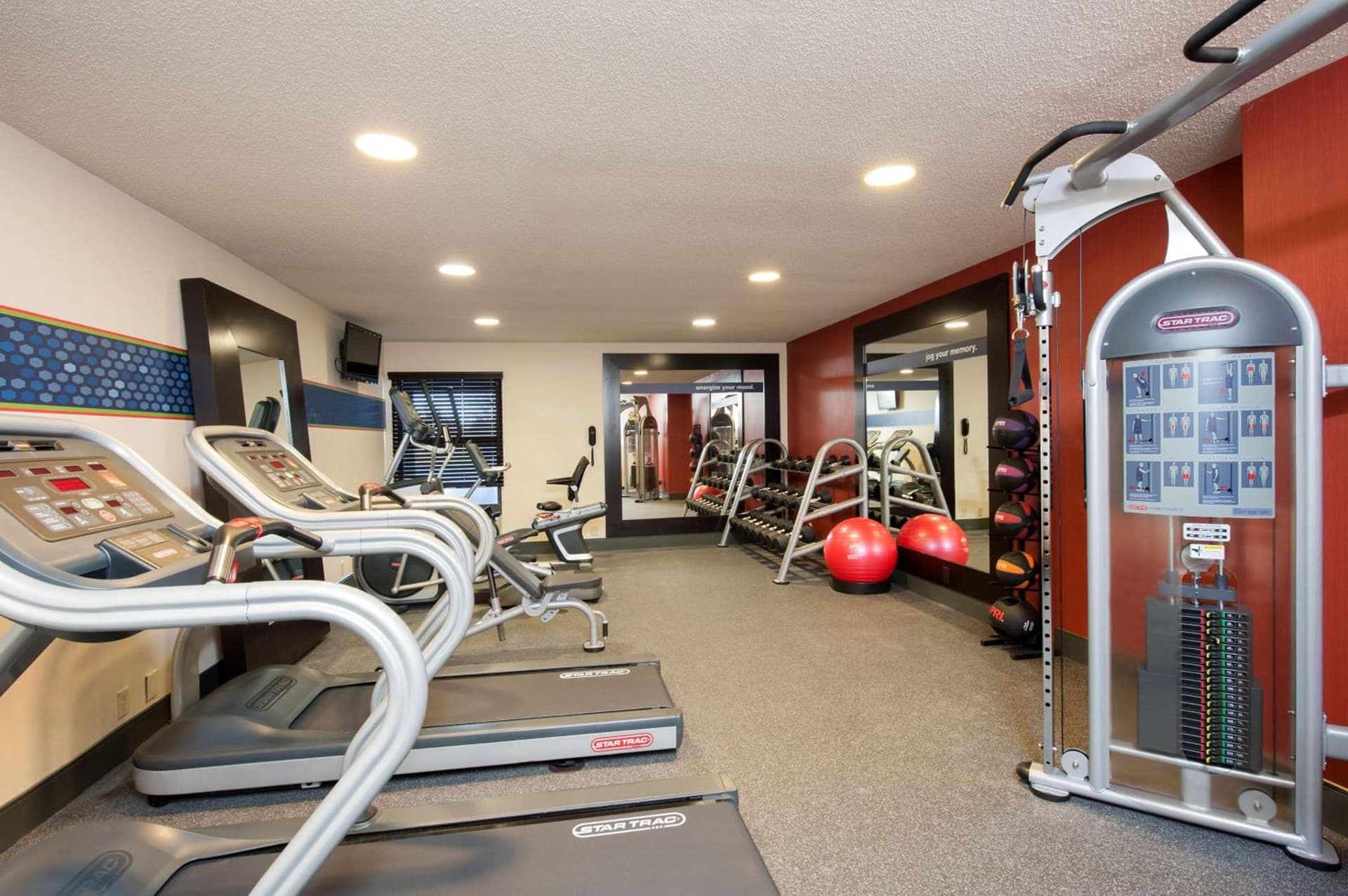 Hampton Inn Muskegon gallery photo in Muskegon Heights, MI — image 21