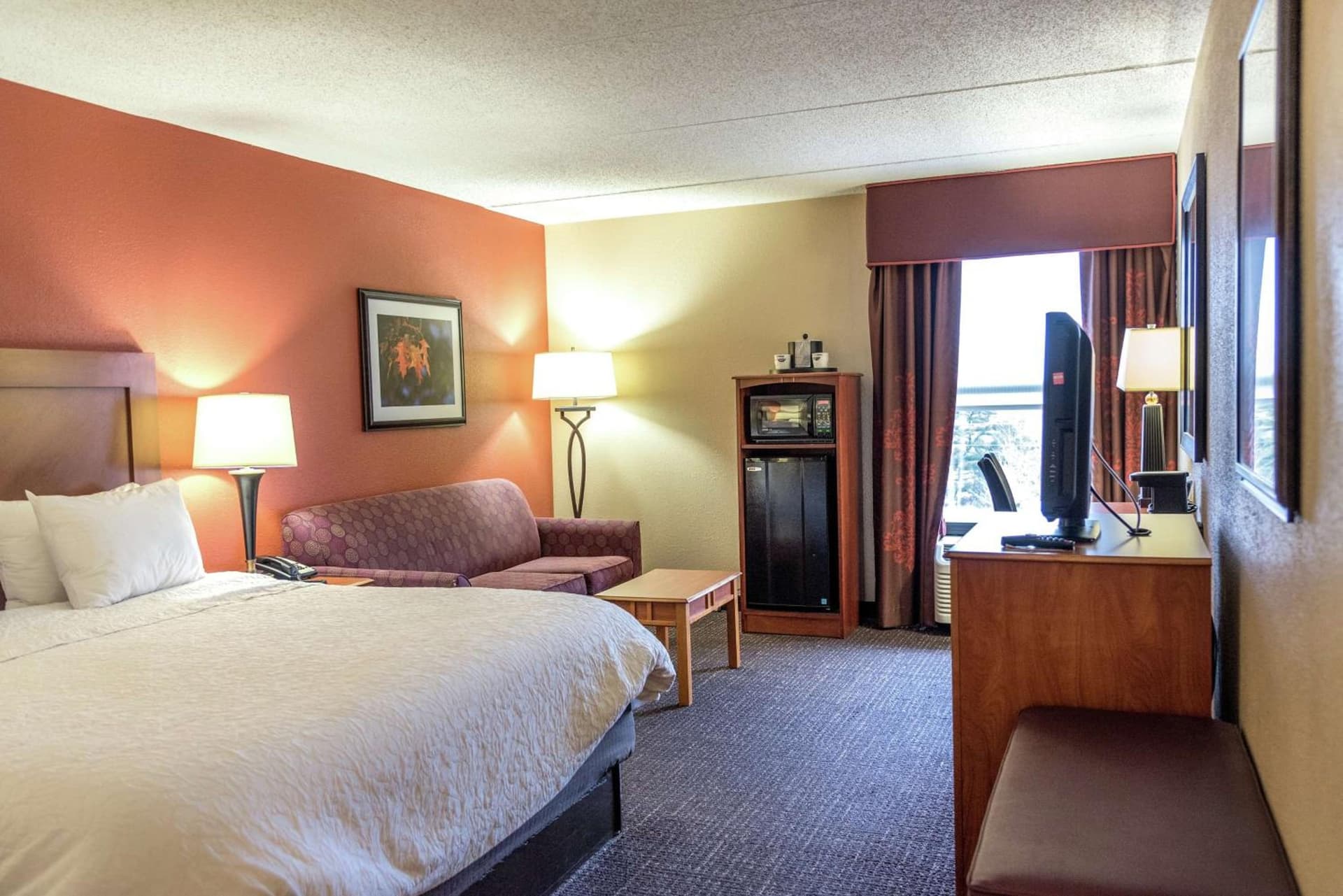 Hampton Inn Muskegon gallery photo in Muskegon Heights, MI — image 36