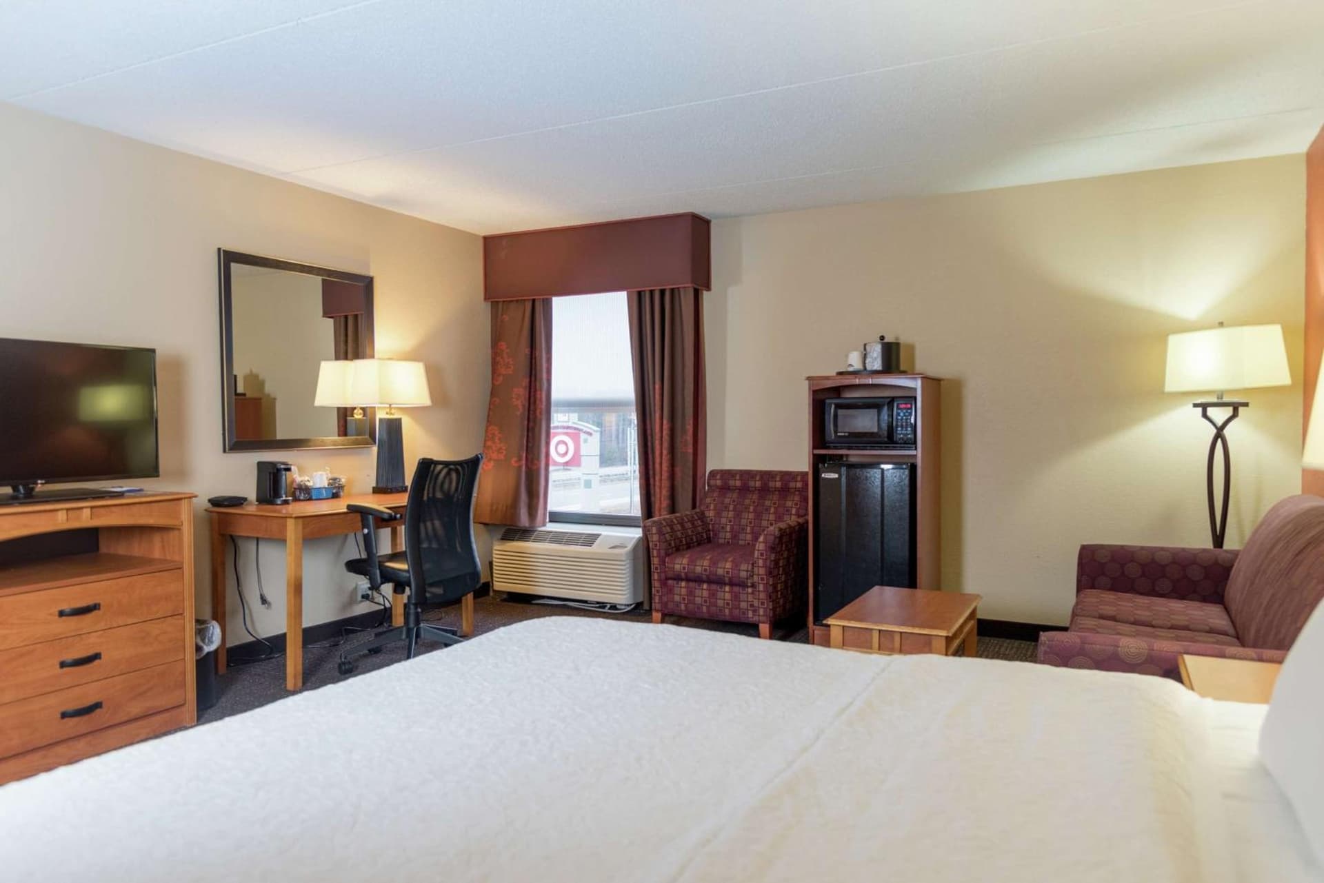 Hampton Inn Muskegon gallery photo in Muskegon Heights, MI — image 40