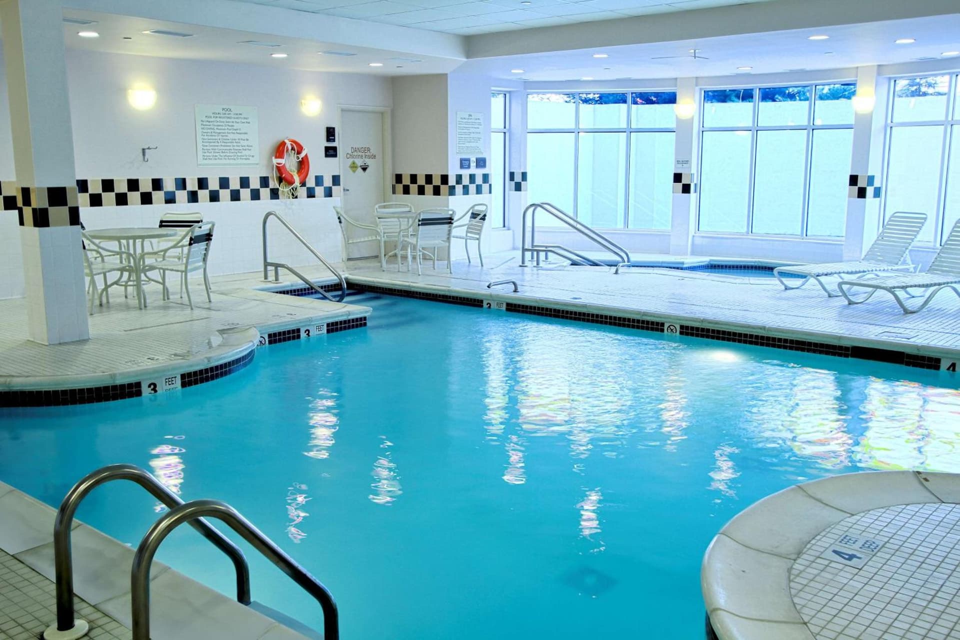 Hilton Garden Inn Westbury interior in Westbury, NY — gallery photo 2
