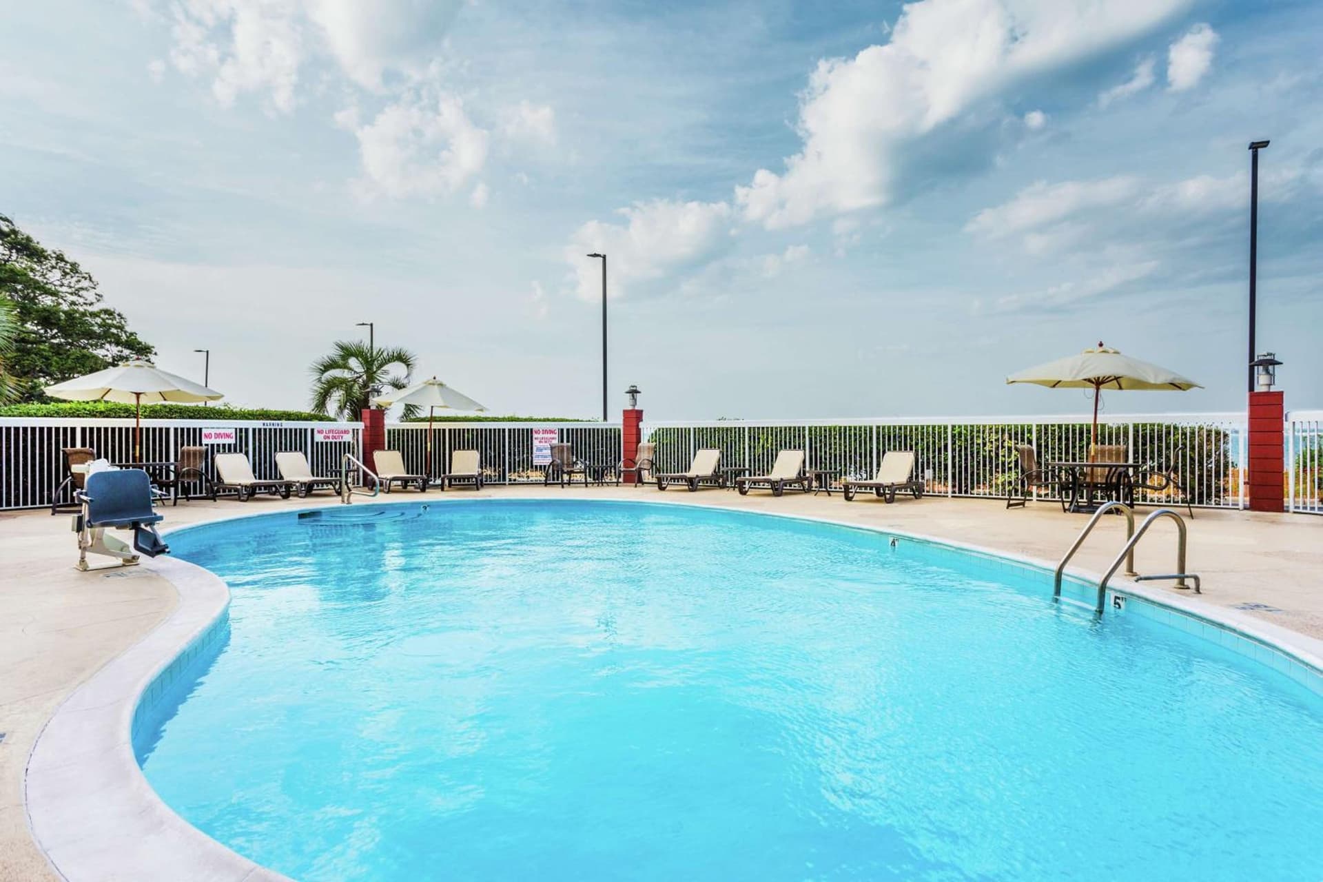 Hampton Inn Morehead City gallery photo in Morehead City, NC — image 14