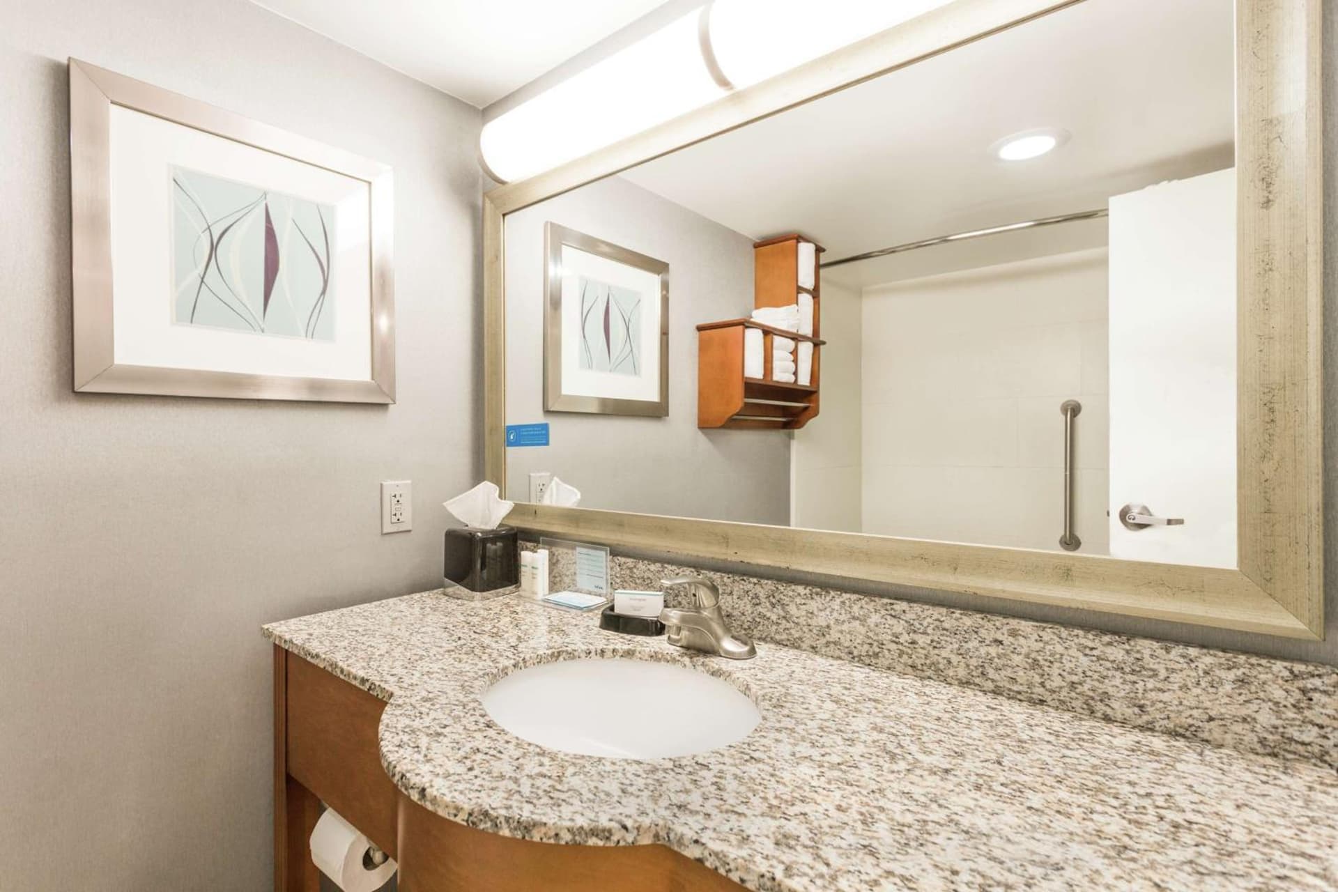 Hampton Inn Morehead City gallery photo in Morehead City, NC — image 11