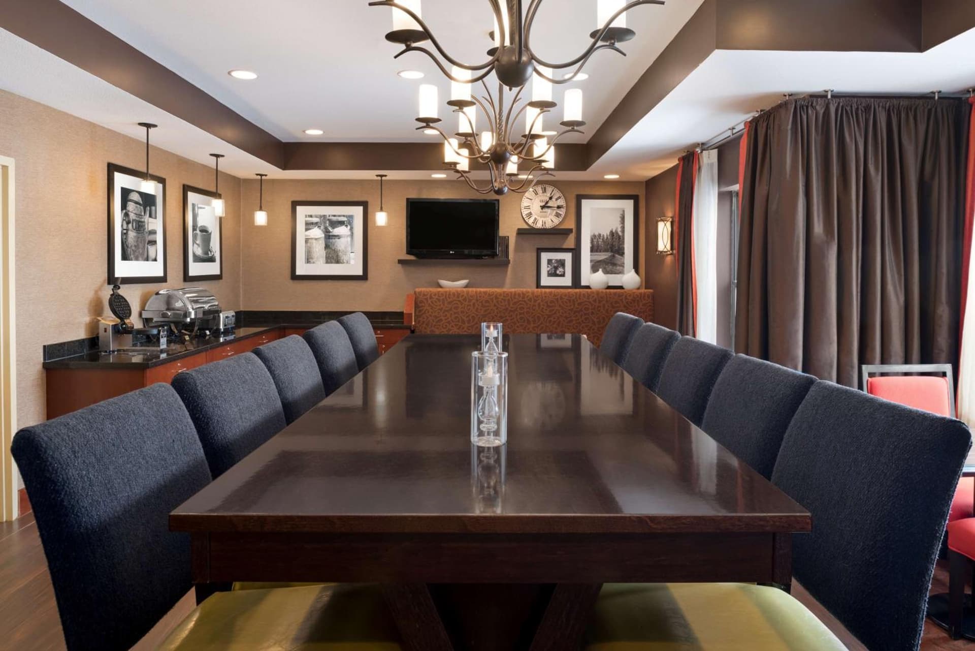 Hampton Inn Minneapolis St. Paul-Woodbury property views in Woodbury, MN — gallery photo 3