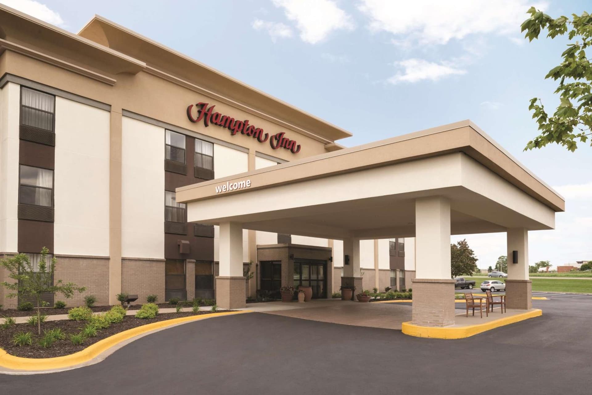 Hampton Inn Minneapolis St. Paul-Woodbury interior in Woodbury, MN — gallery photo 2