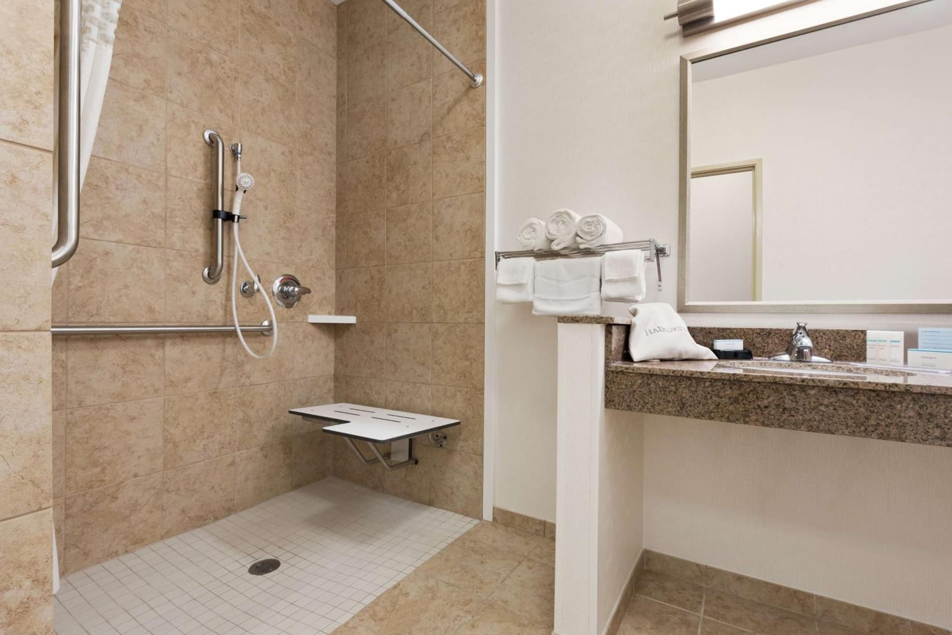 Hampton Inn Minneapolis St. Paul-Woodbury gallery photo in Woodbury, MN — image 13