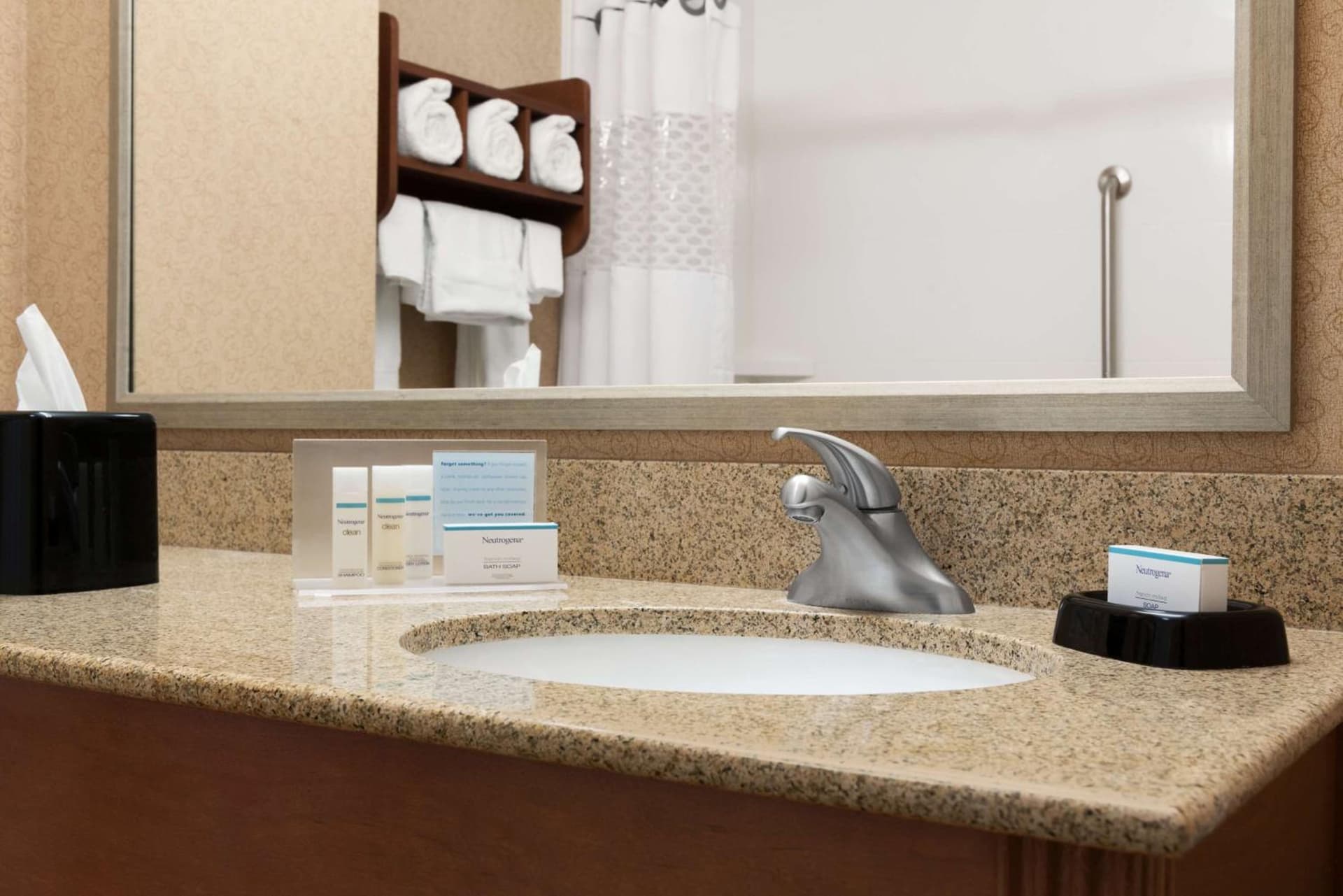 Hampton Inn Minneapolis St. Paul-Woodbury gallery photo in Woodbury, MN — image 12