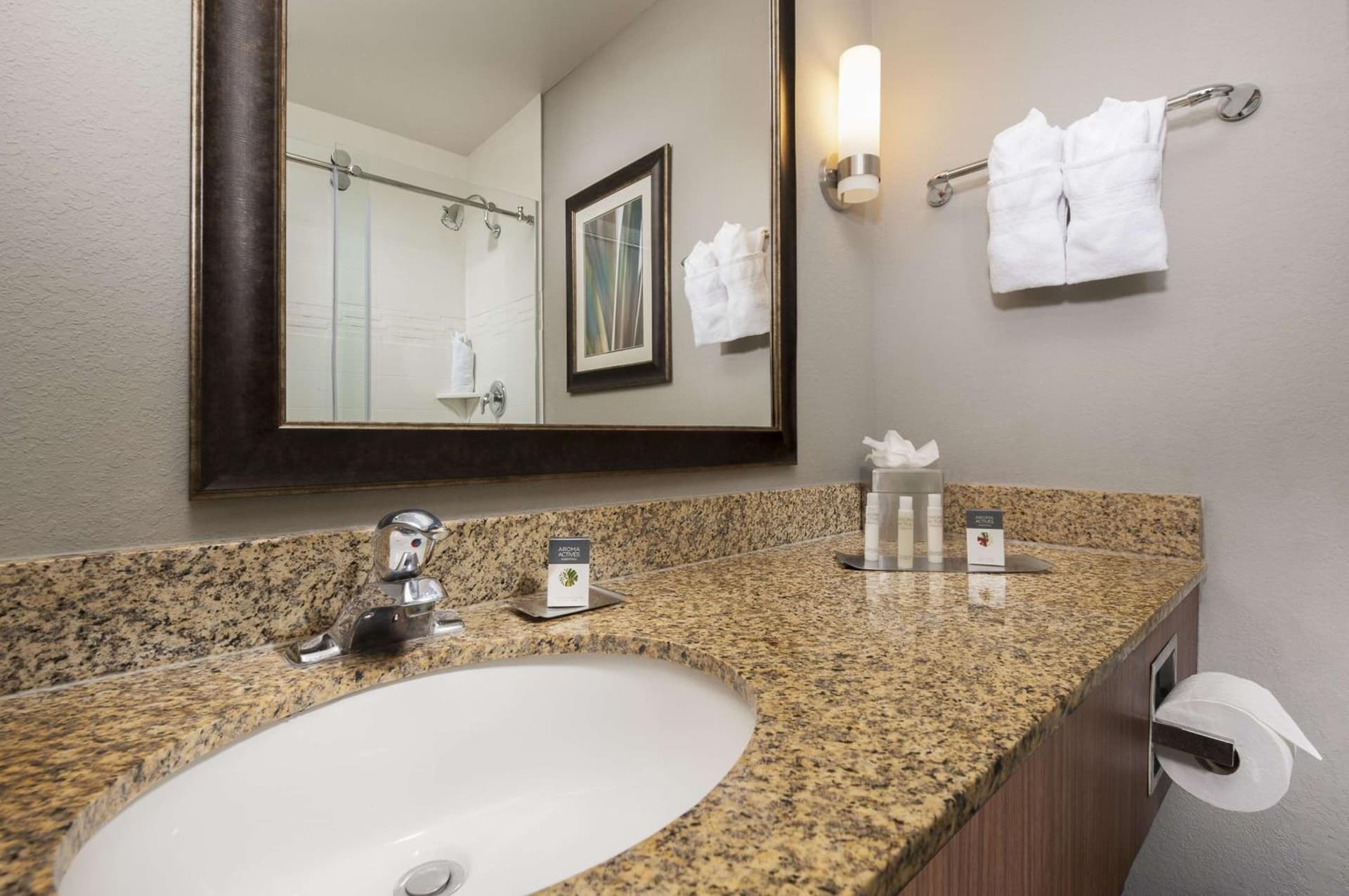 DoubleTree by Hilton Hotel West Palm Beach Airport gallery photo in West Palm Beach, FL — image 18