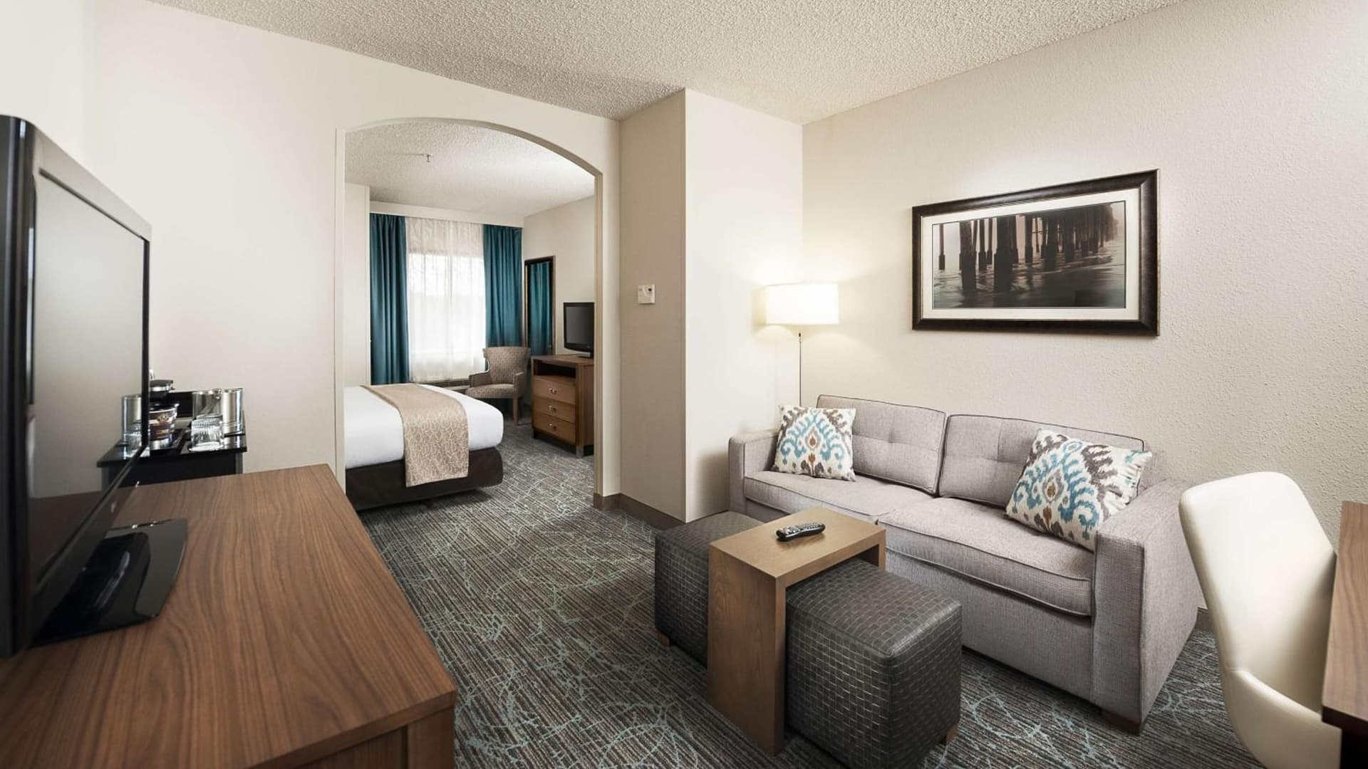 DoubleTree by Hilton Hotel West Palm Beach Airport gallery photo in West Palm Beach, FL — image 6