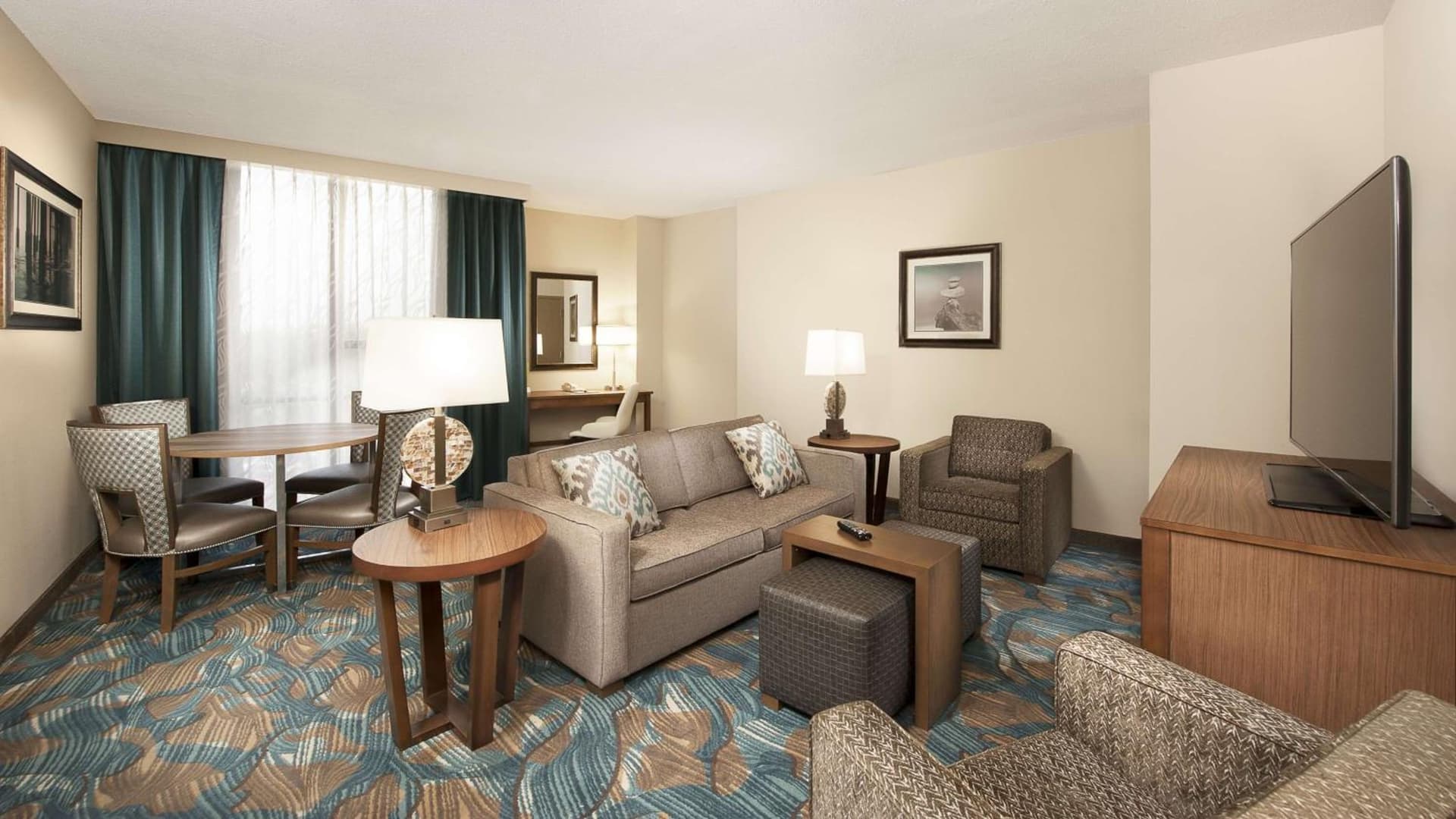 DoubleTree by Hilton Hotel West Palm Beach Airport gallery photo in West Palm Beach, FL — image 22