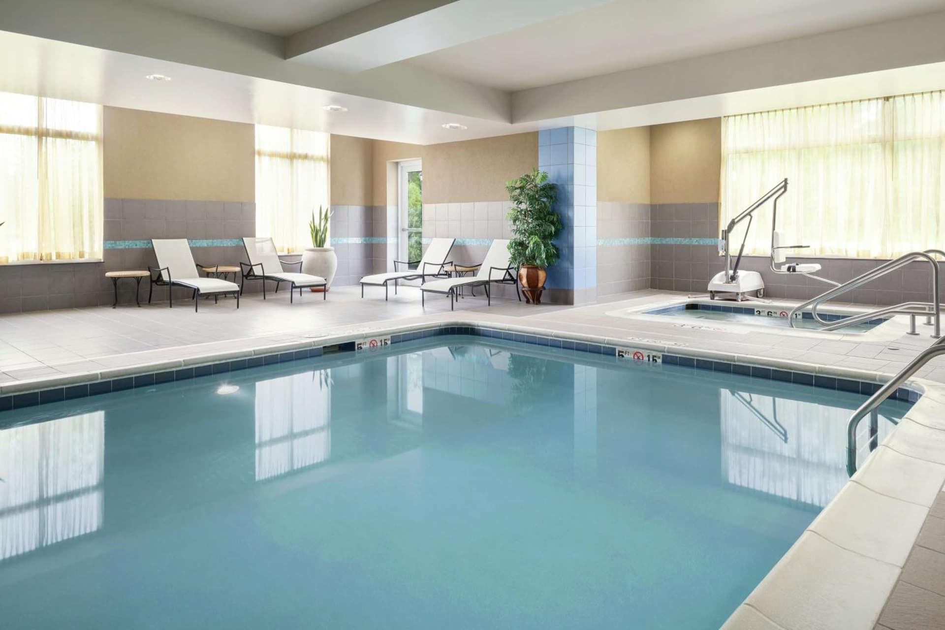 Hilton Garden Inn Toledo / Perrysburg interior in Perrysburg, OH — gallery photo 2