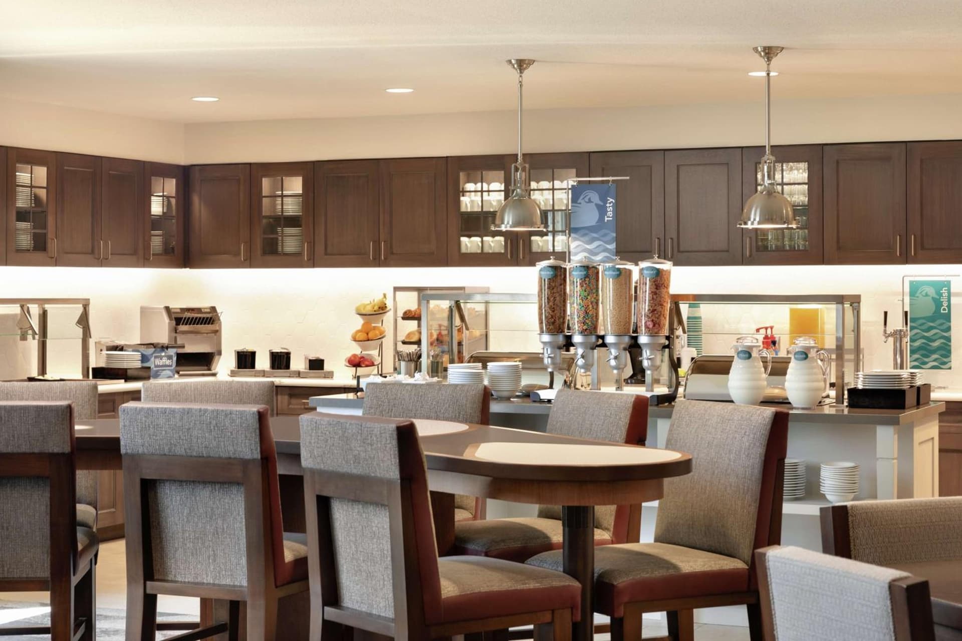 Homewood Suites by Hilton Portland Airport gallery photo in Portland, OR — image 7