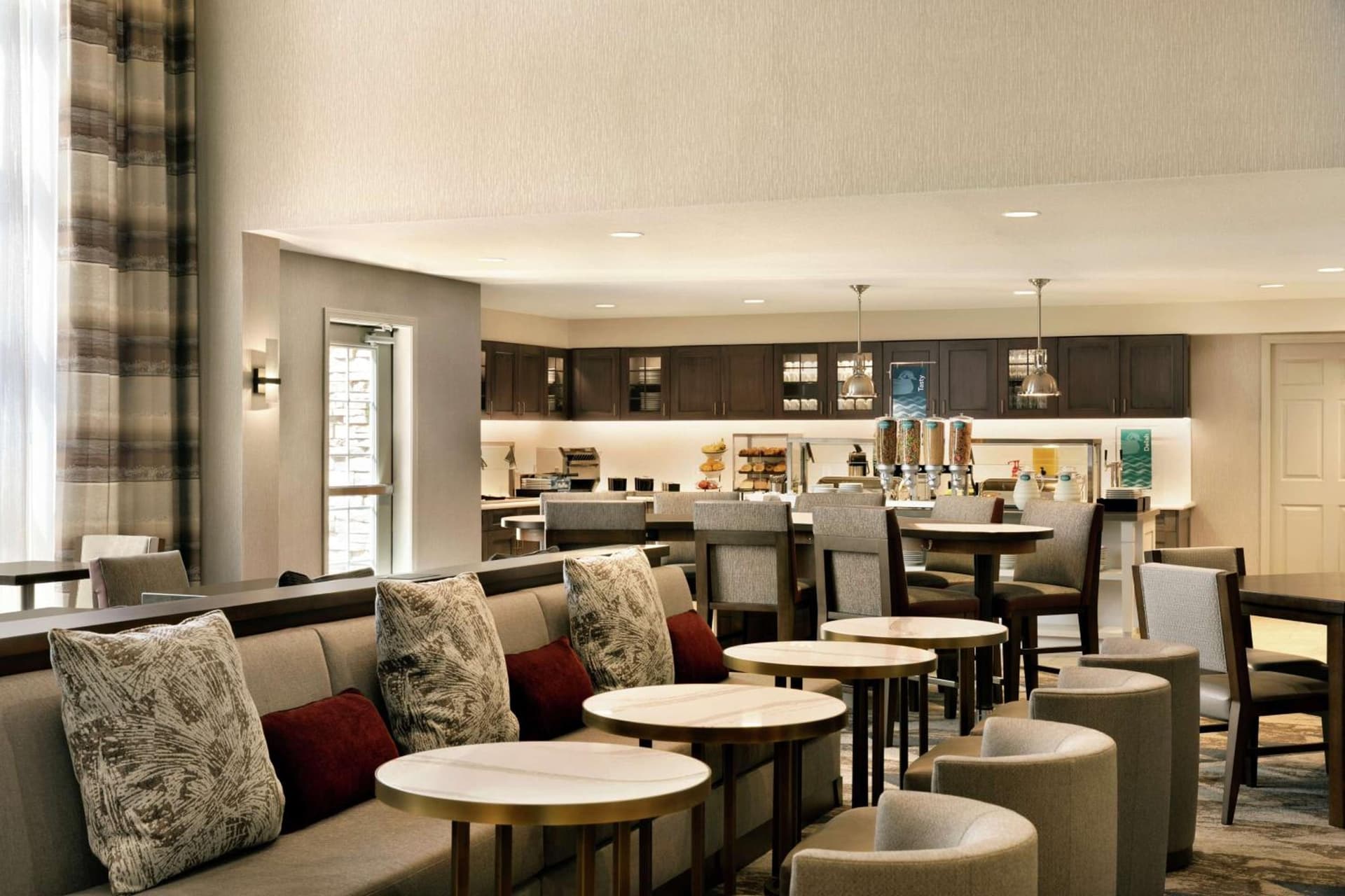 Homewood Suites by Hilton Portland Airport gallery photo in Portland, OR — image 8
