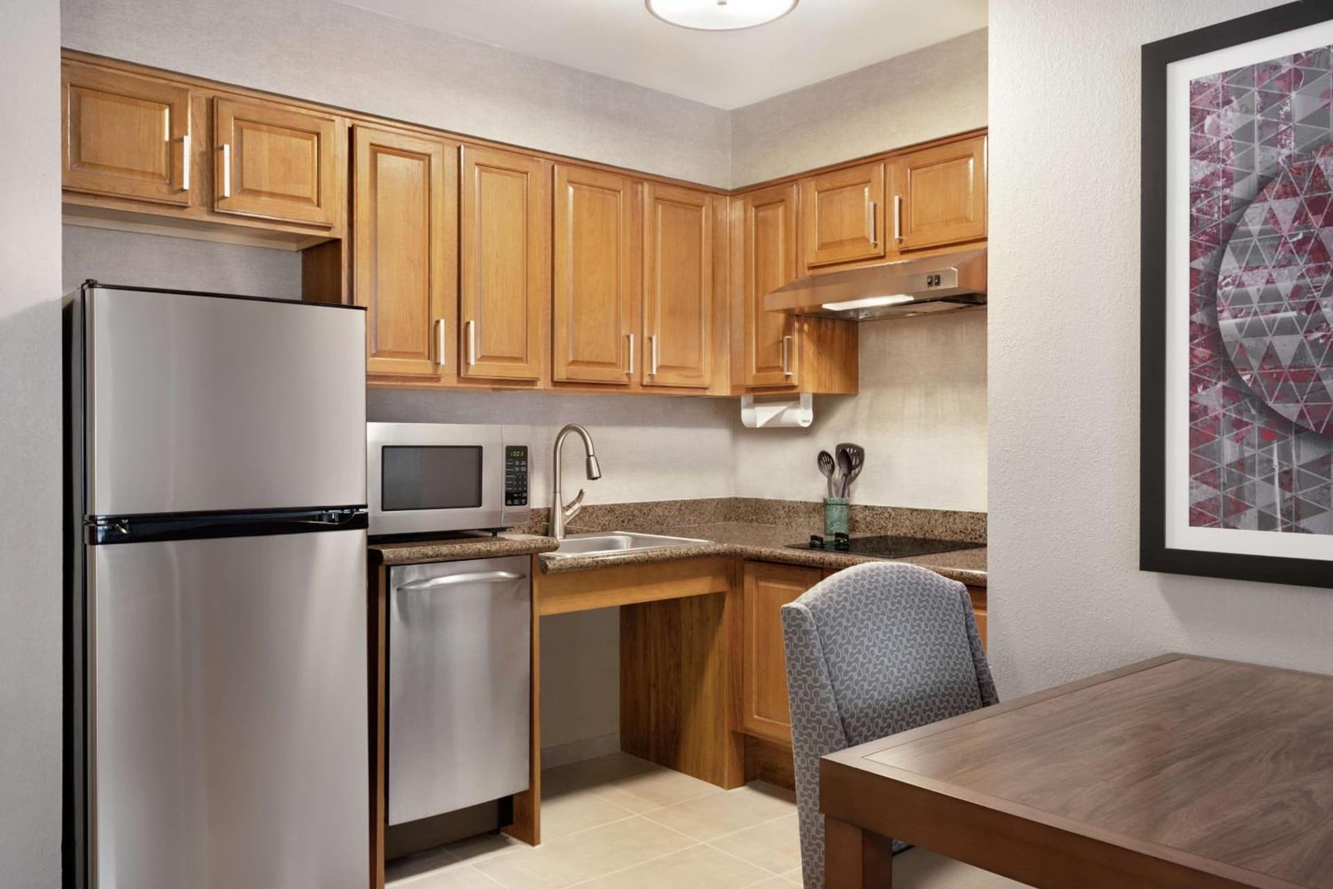 Homewood Suites by Hilton Portland Airport gallery photo in Portland, OR — image 11