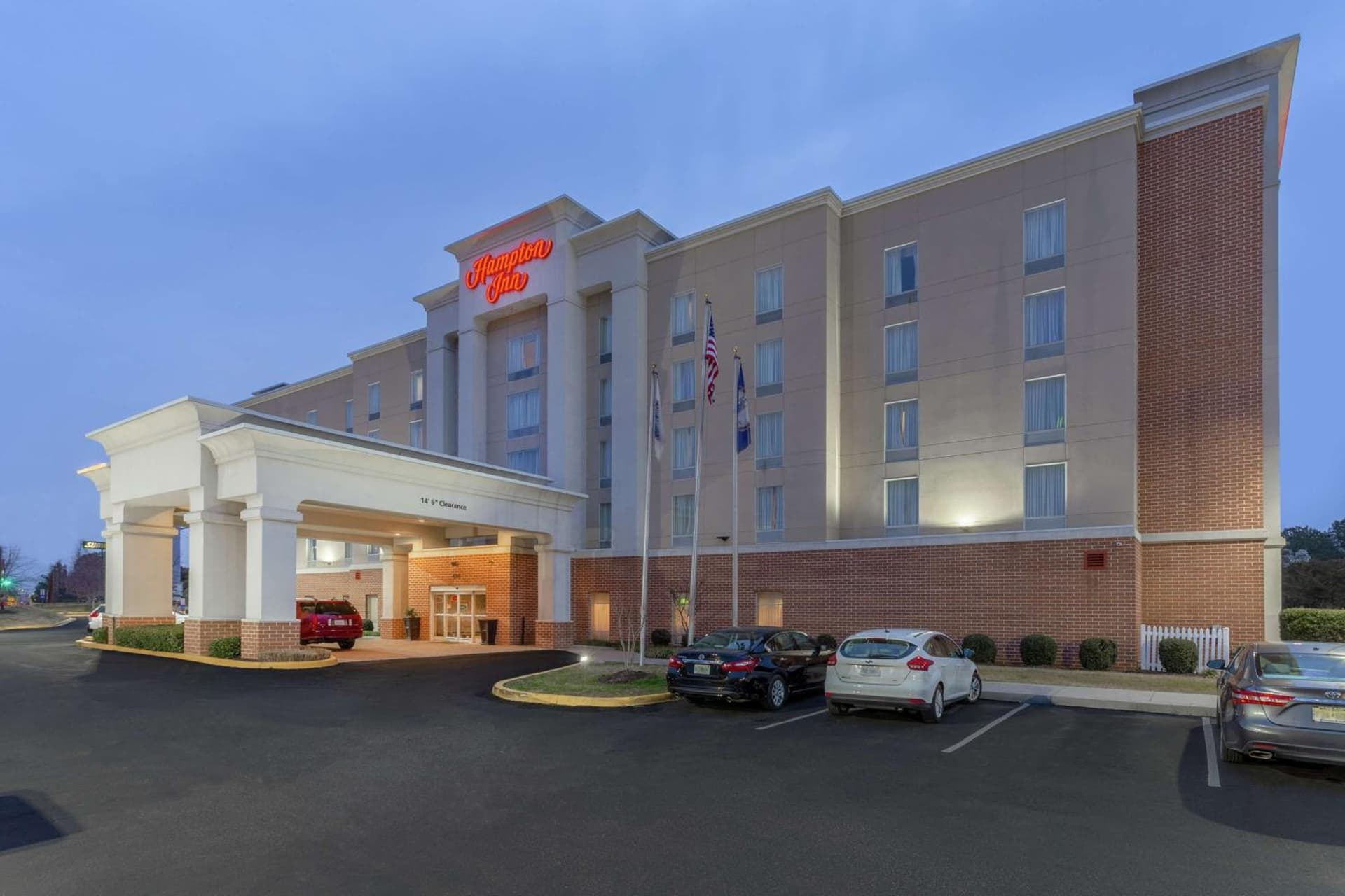 Hampton Inn Richmond - South interior in Richmond, VA — gallery photo 2
