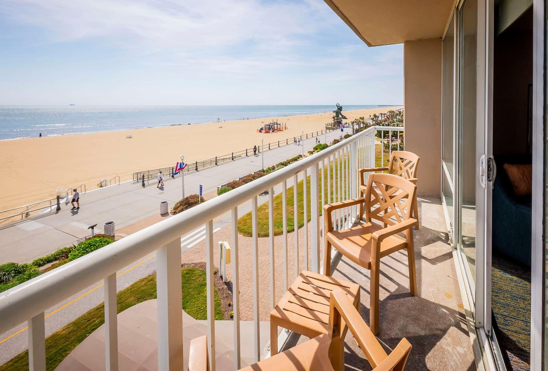 Hampton Inn Virginia Beach Oceanfront North gallery photo in Virginia Beach, VA — image 46