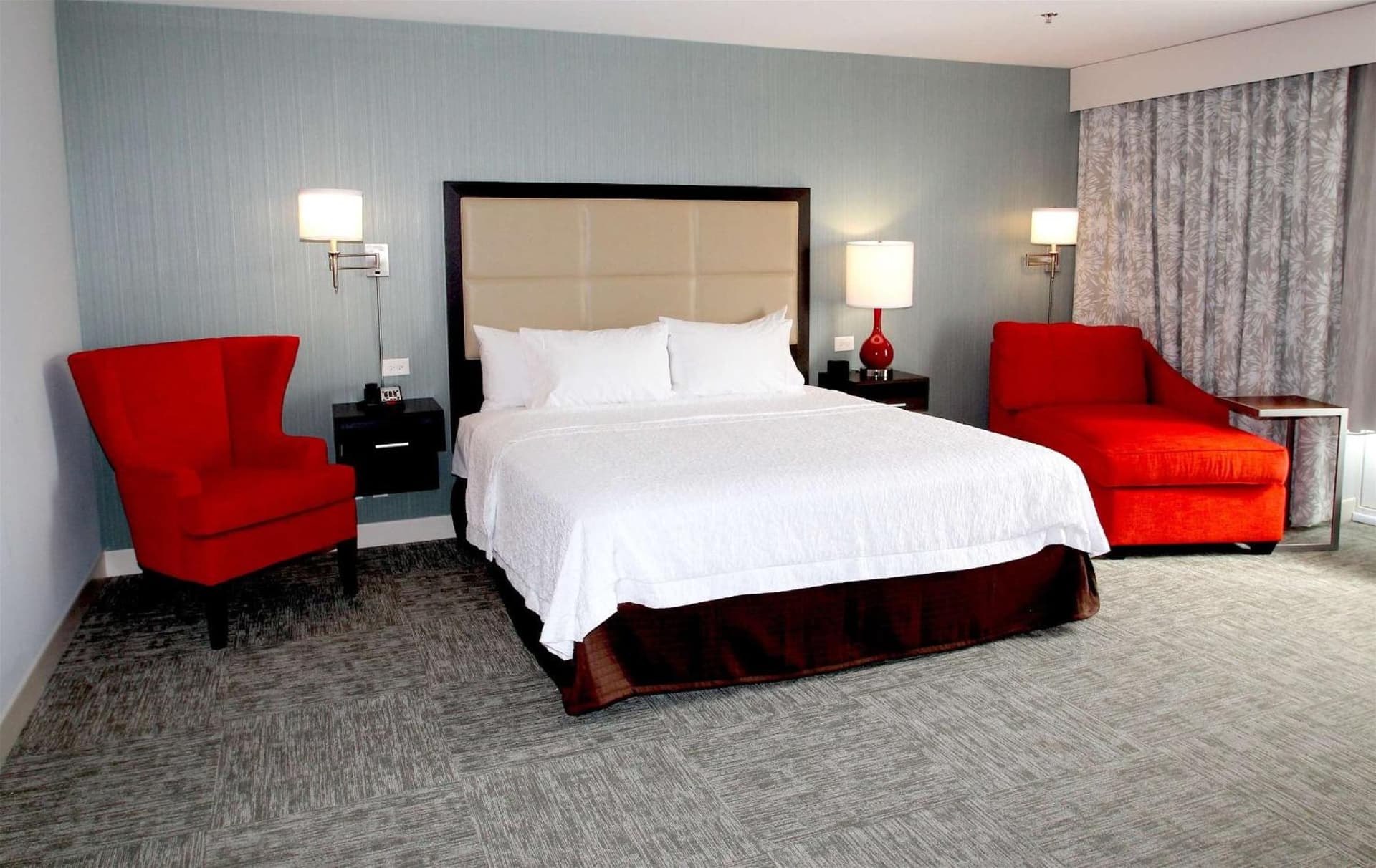 Hampton Inn- Suffolk interior in Suffolk, VA — gallery photo 2