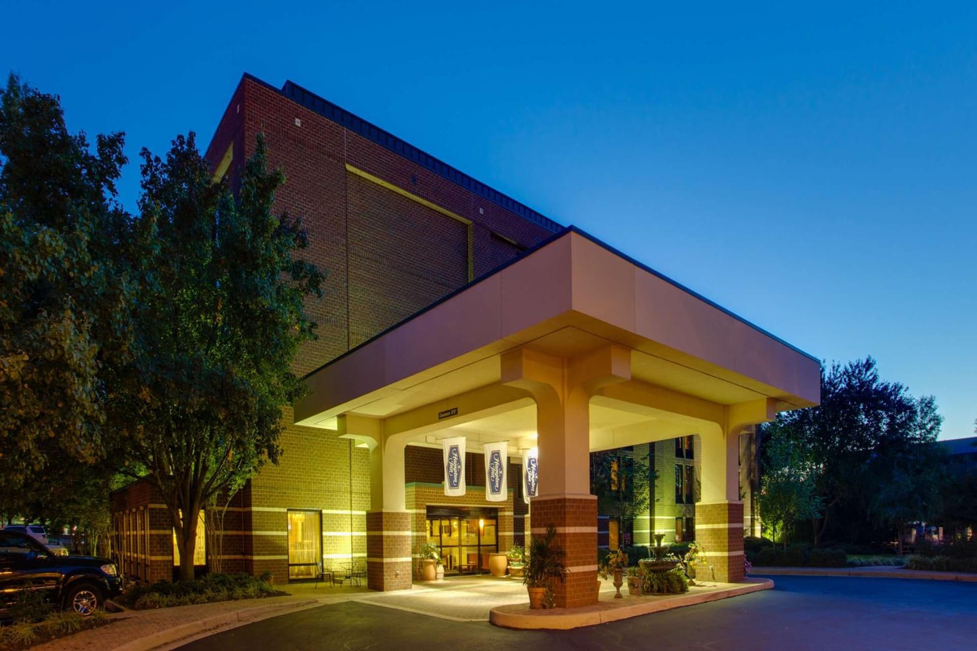 Hampton Inn Richmond-West Innsbrook featured exterior or lobby in Broad Meadows, VA — similar hotel
