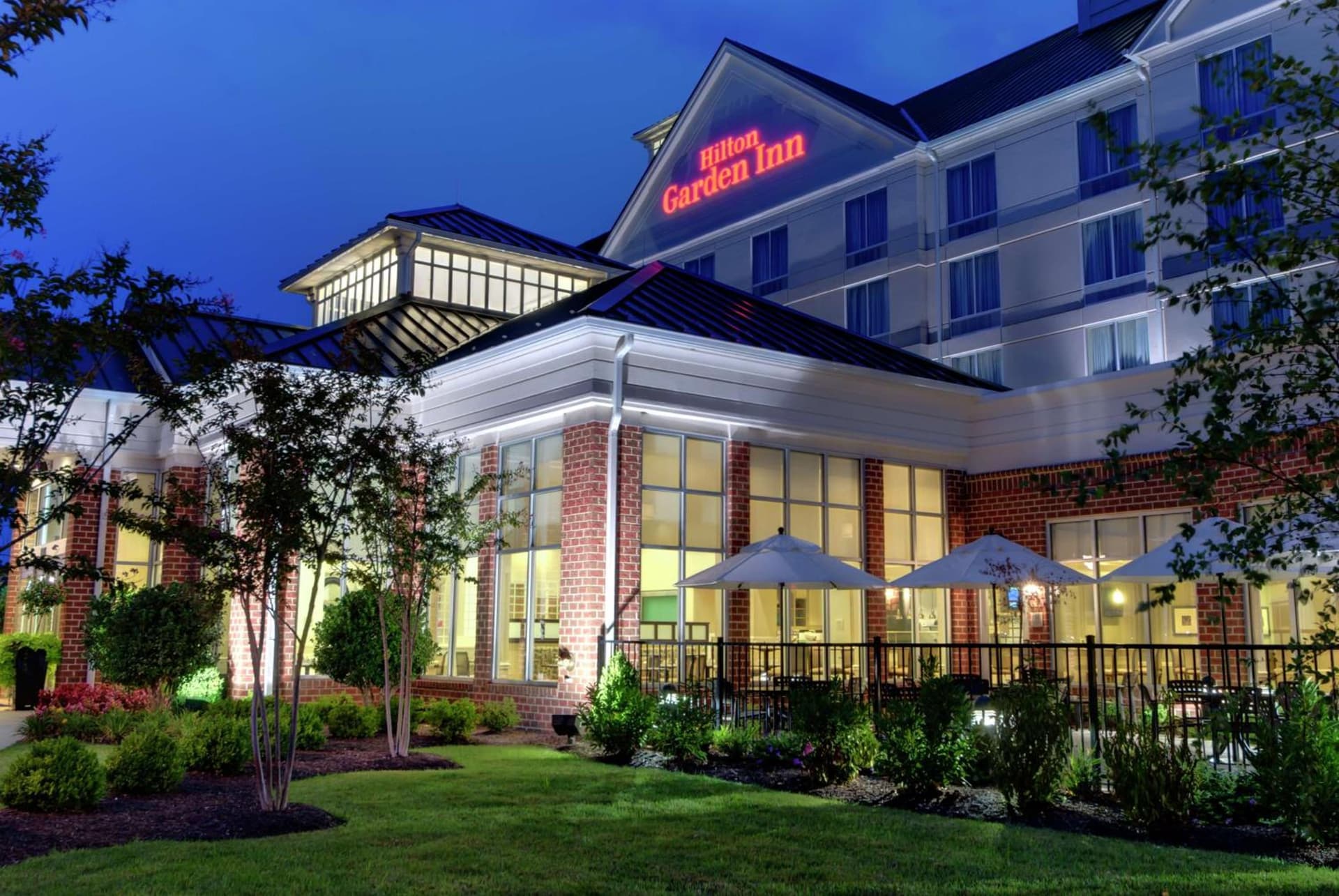 Hilton Garden Inn Waldorf interior in Waldorf, MD — gallery photo 2