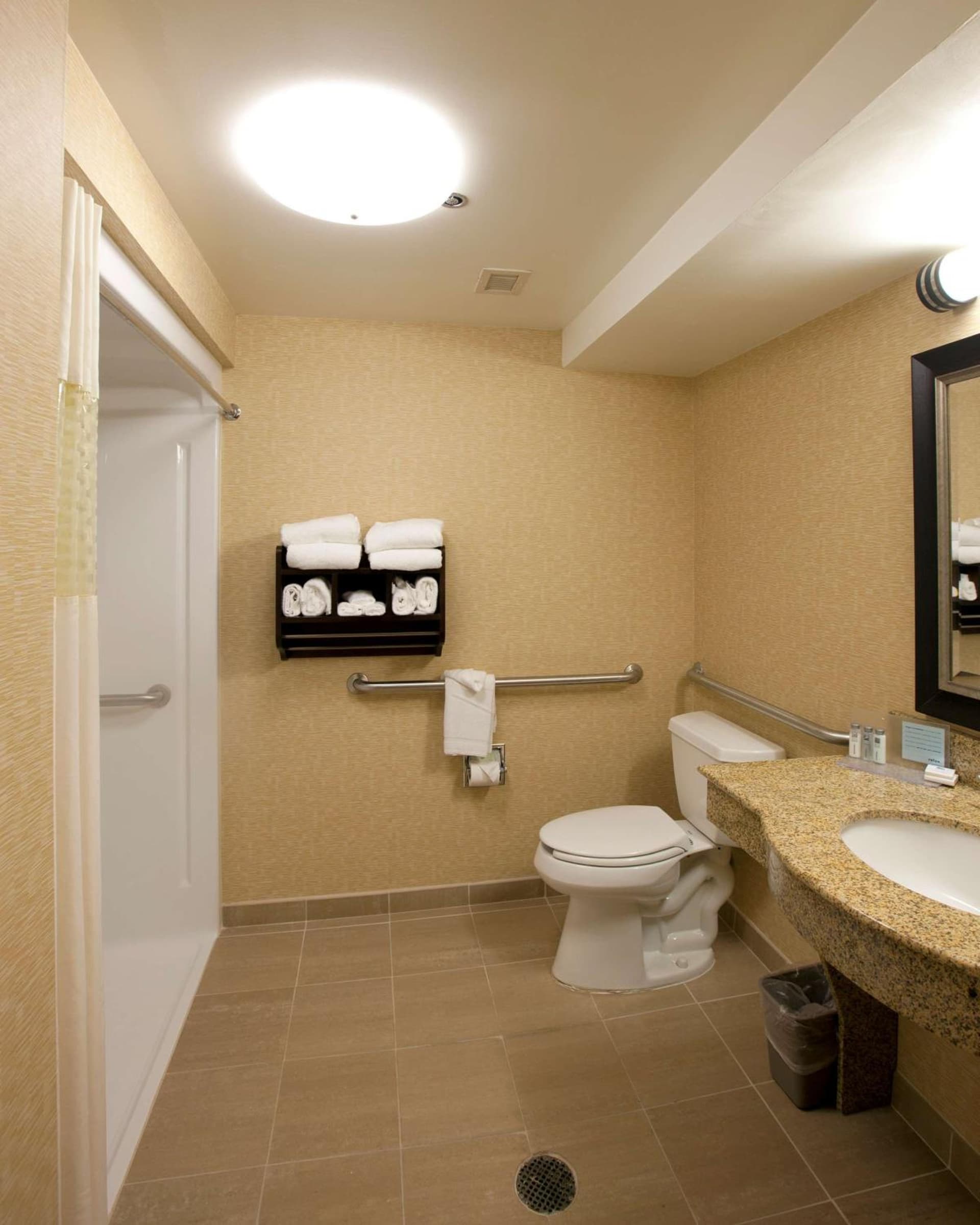 Hampton Inn Lexington Park gallery photo in Lexington Park, MD — image 12