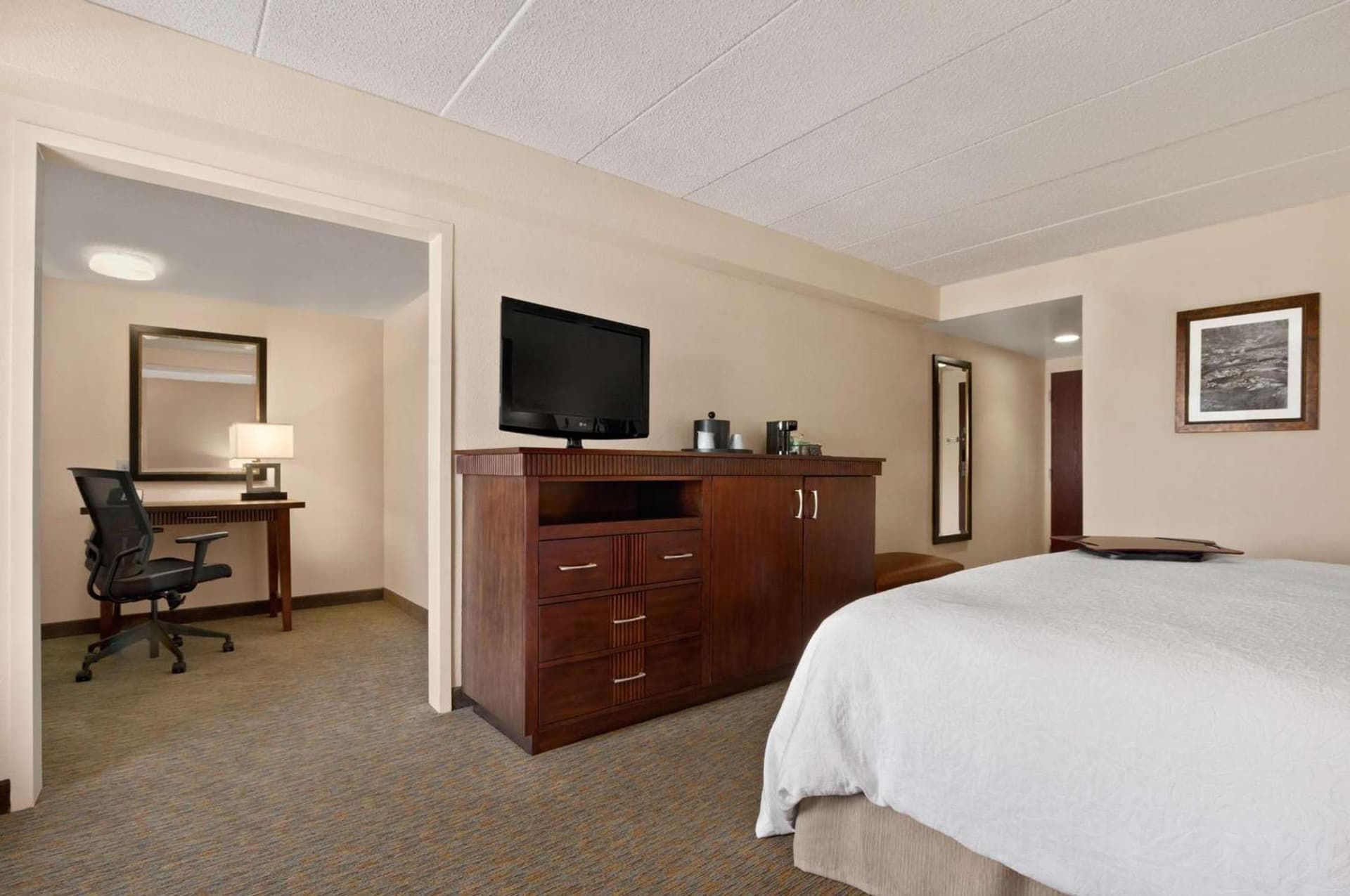 Hampton Inn Lexington Park interior in Lexington Park, MD — gallery photo 2