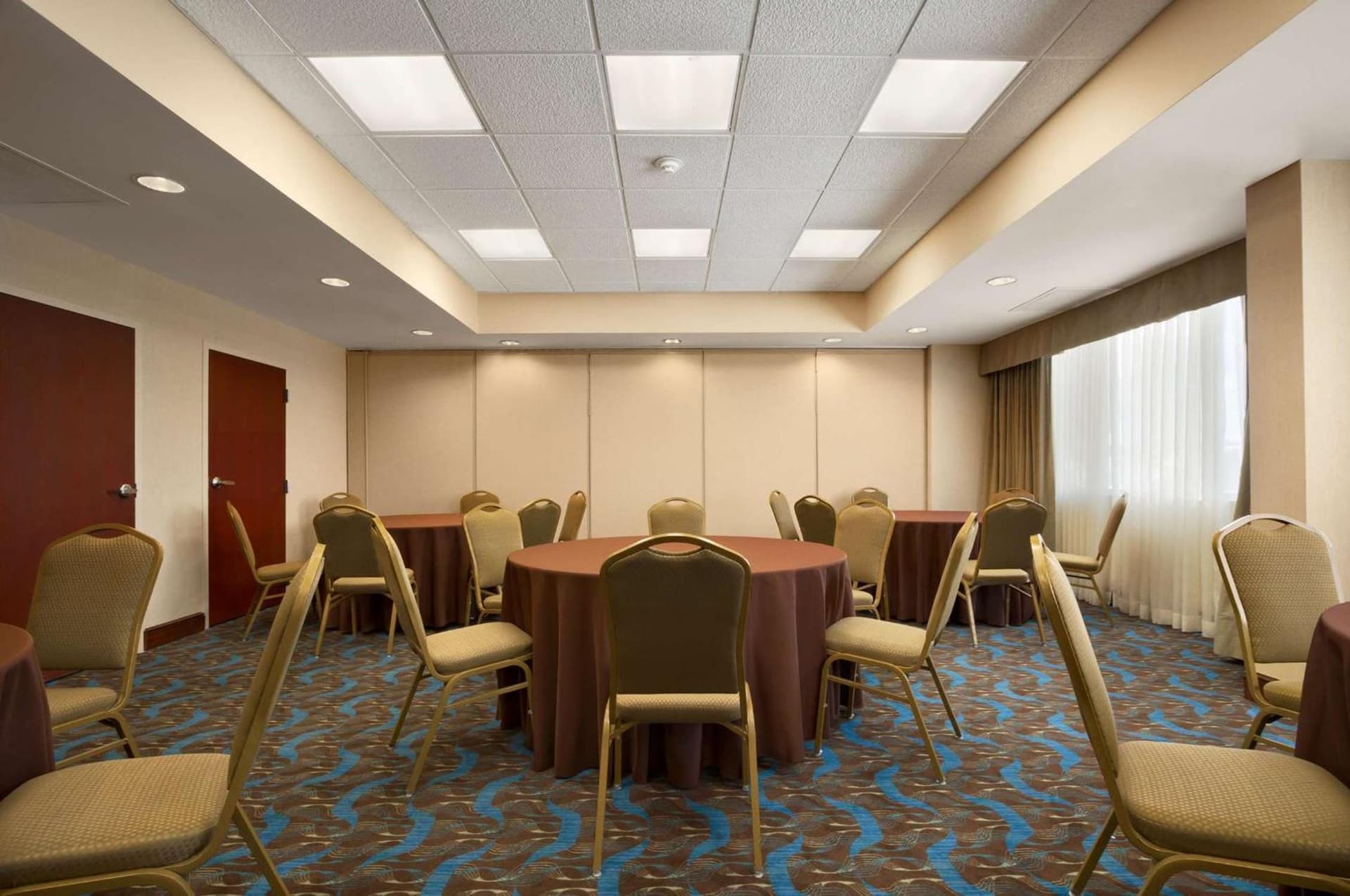 Hampton Inn Lexington Park gallery photo in Lexington Park, MD — image 11