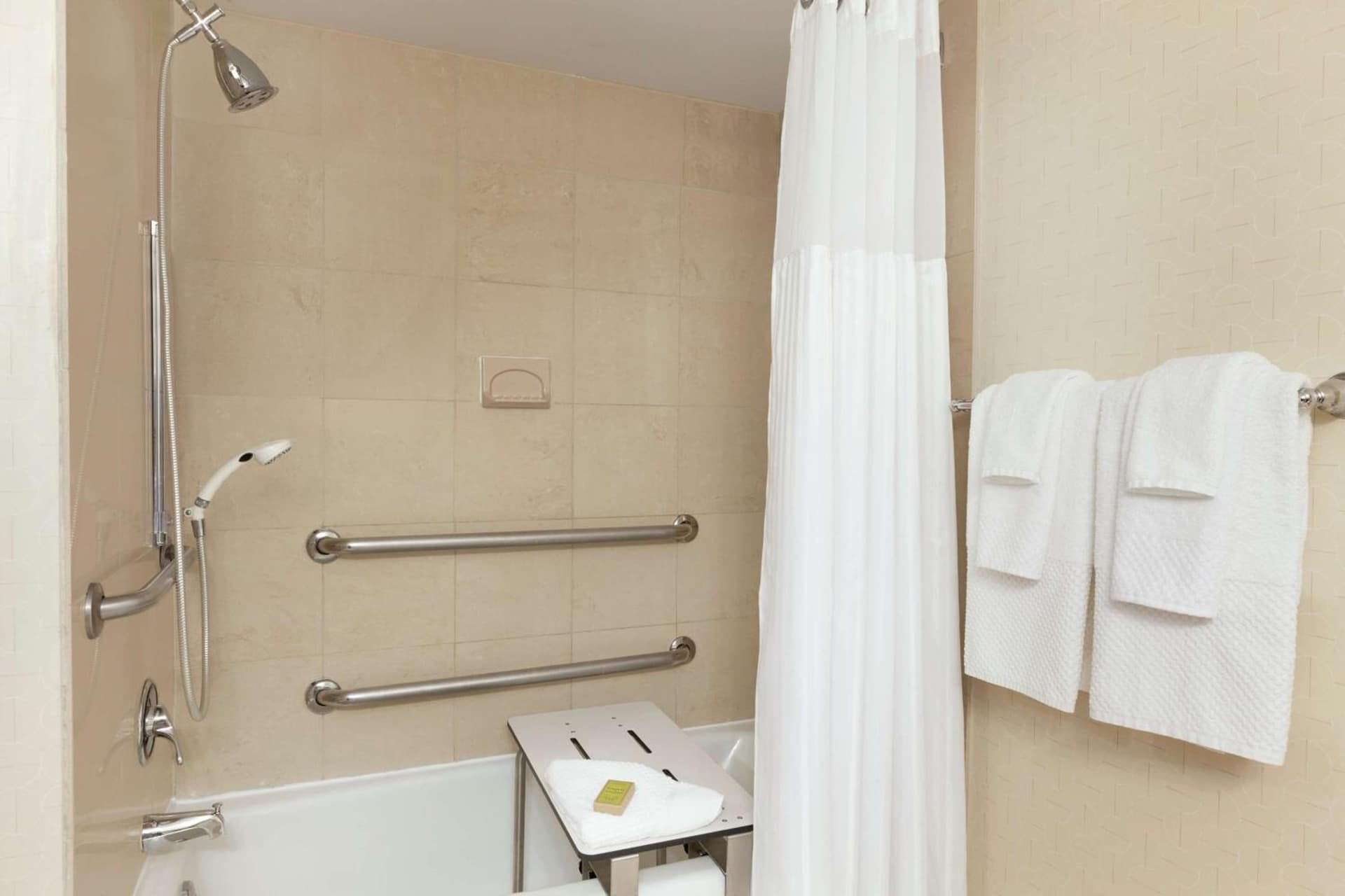 DoubleTree by Hilton Hotel Annapolis gallery photo in Annapolis, MD — image 14