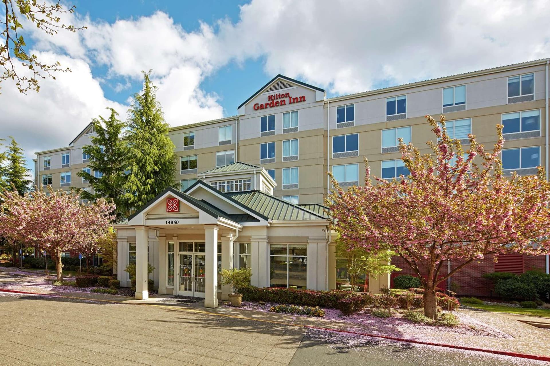 Hilton Garden Inn Portland Lake Oswego featured exterior or lobby in Lake Oswego, OR — similar hotel