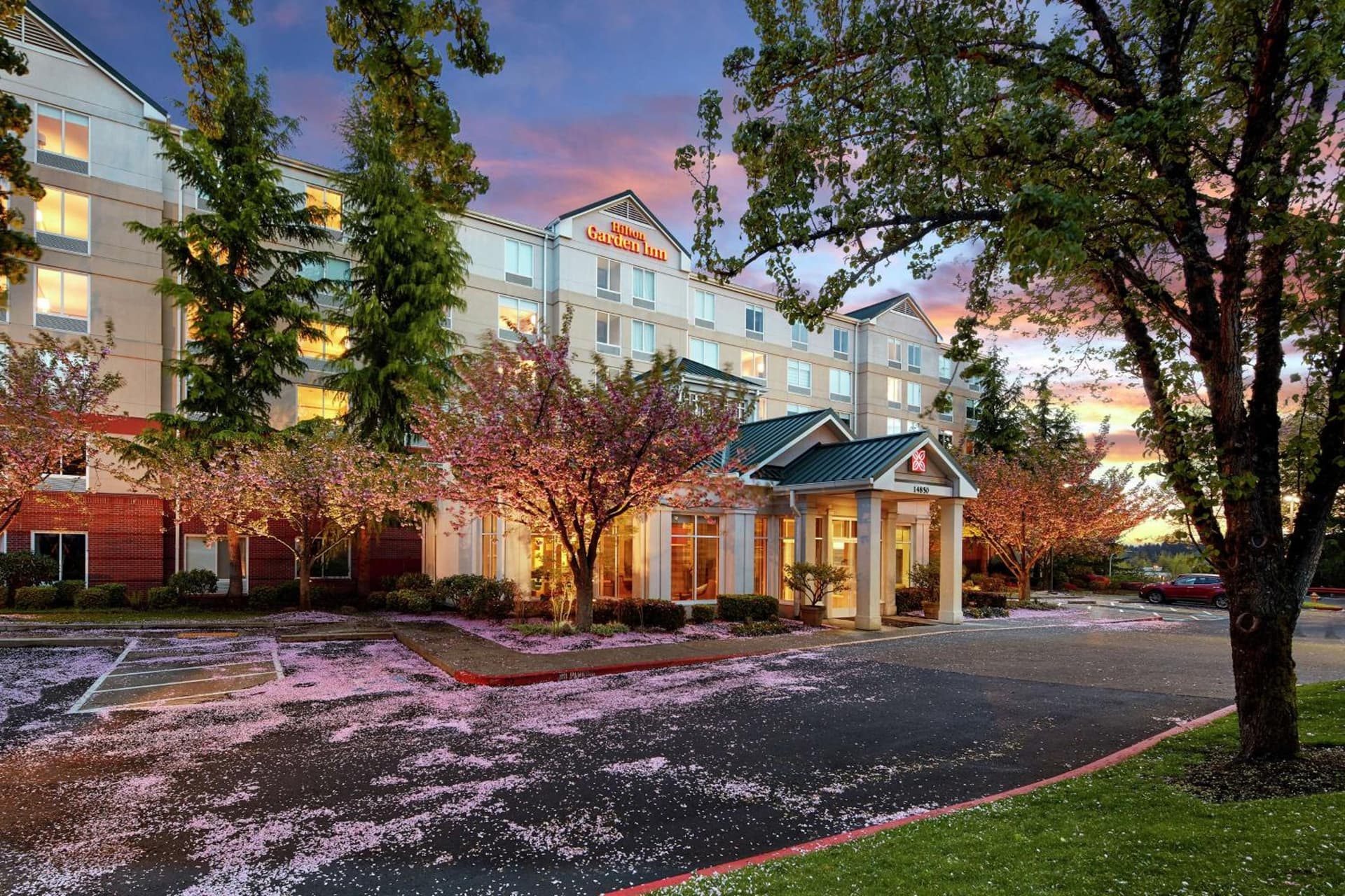 Hilton Garden Inn Portland Lake Oswego interior in Lake Oswego, OR — gallery photo 2