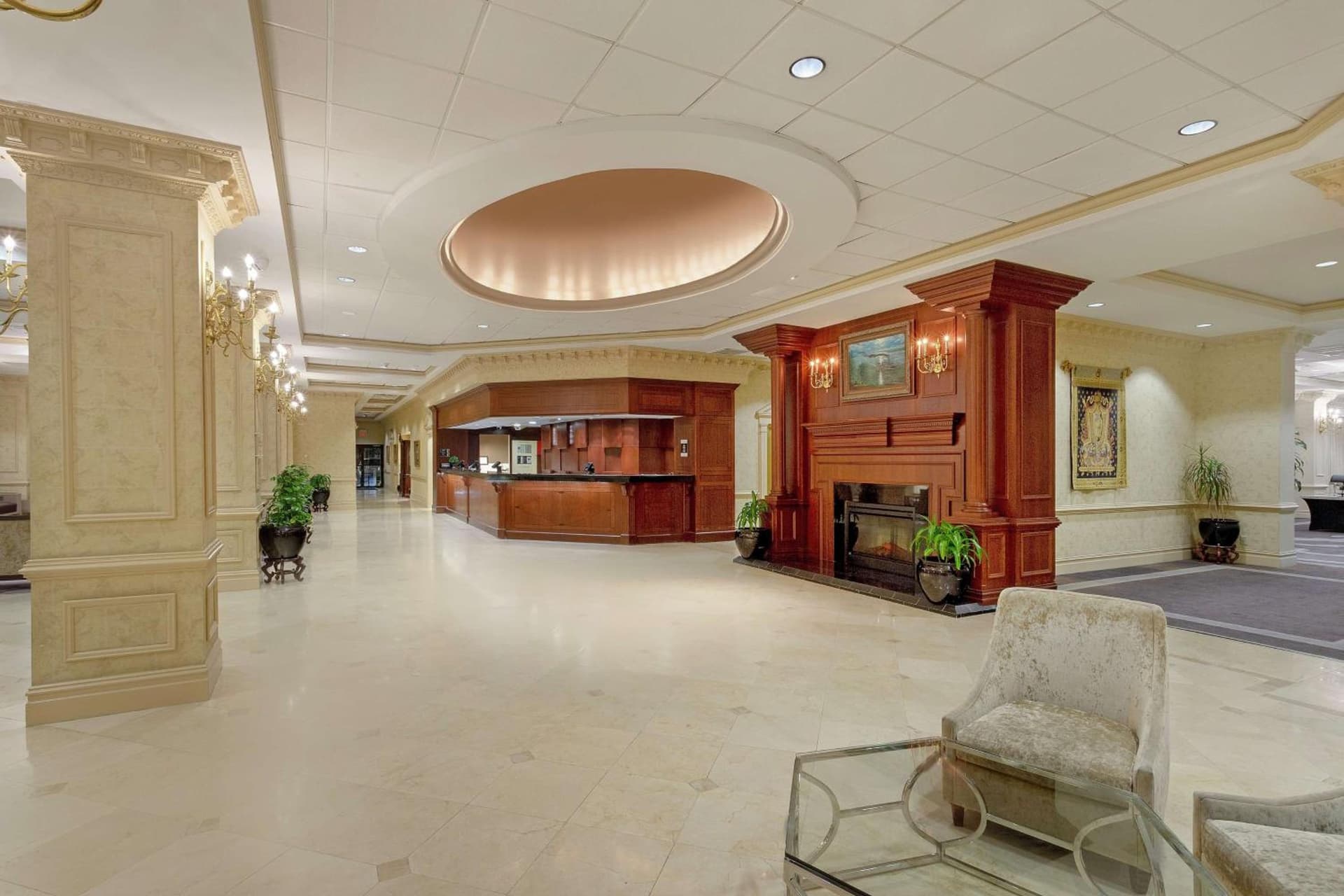 Hilton Jackson interior in Jackson, MS — gallery photo 2