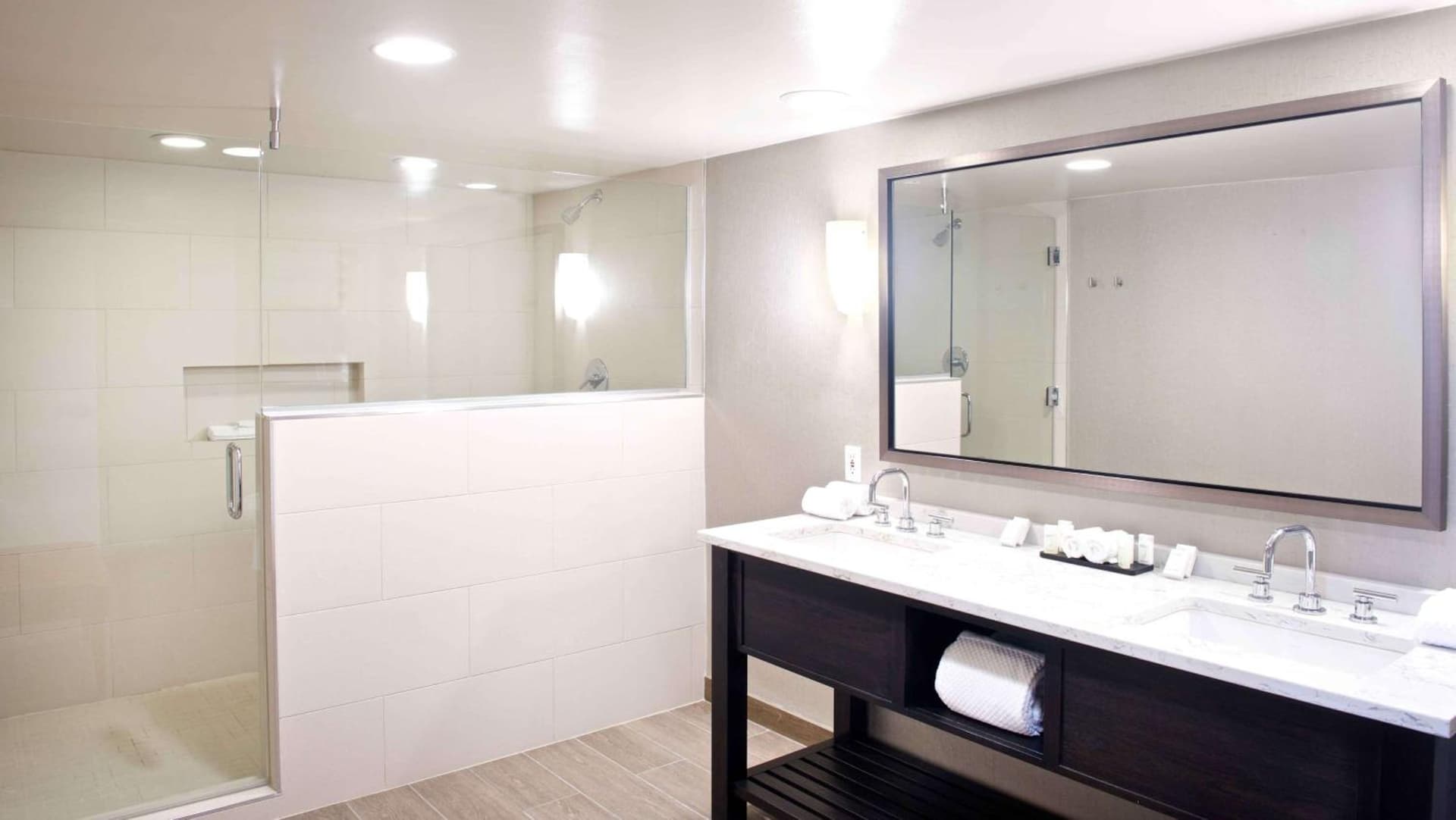 Embassy Suites by Hilton Detroit - Livonia/Novi gallery photo in Livonia, MI — image 26