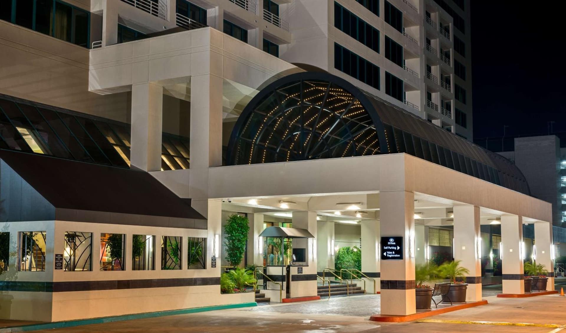 Hilton Woodland Hills/ Los Angeles gallery photo in Woodland Hills, CA — image 41