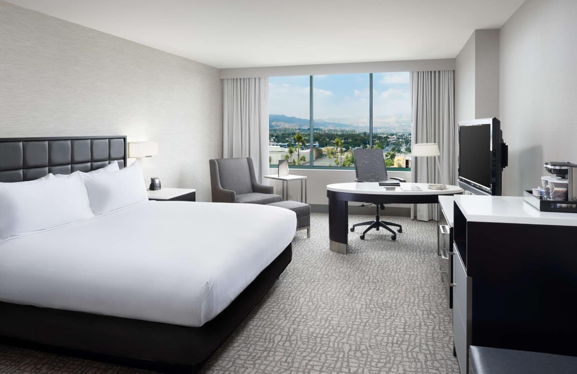 Hilton Woodland Hills/ Los Angeles gallery photo in Woodland Hills, CA — image 53