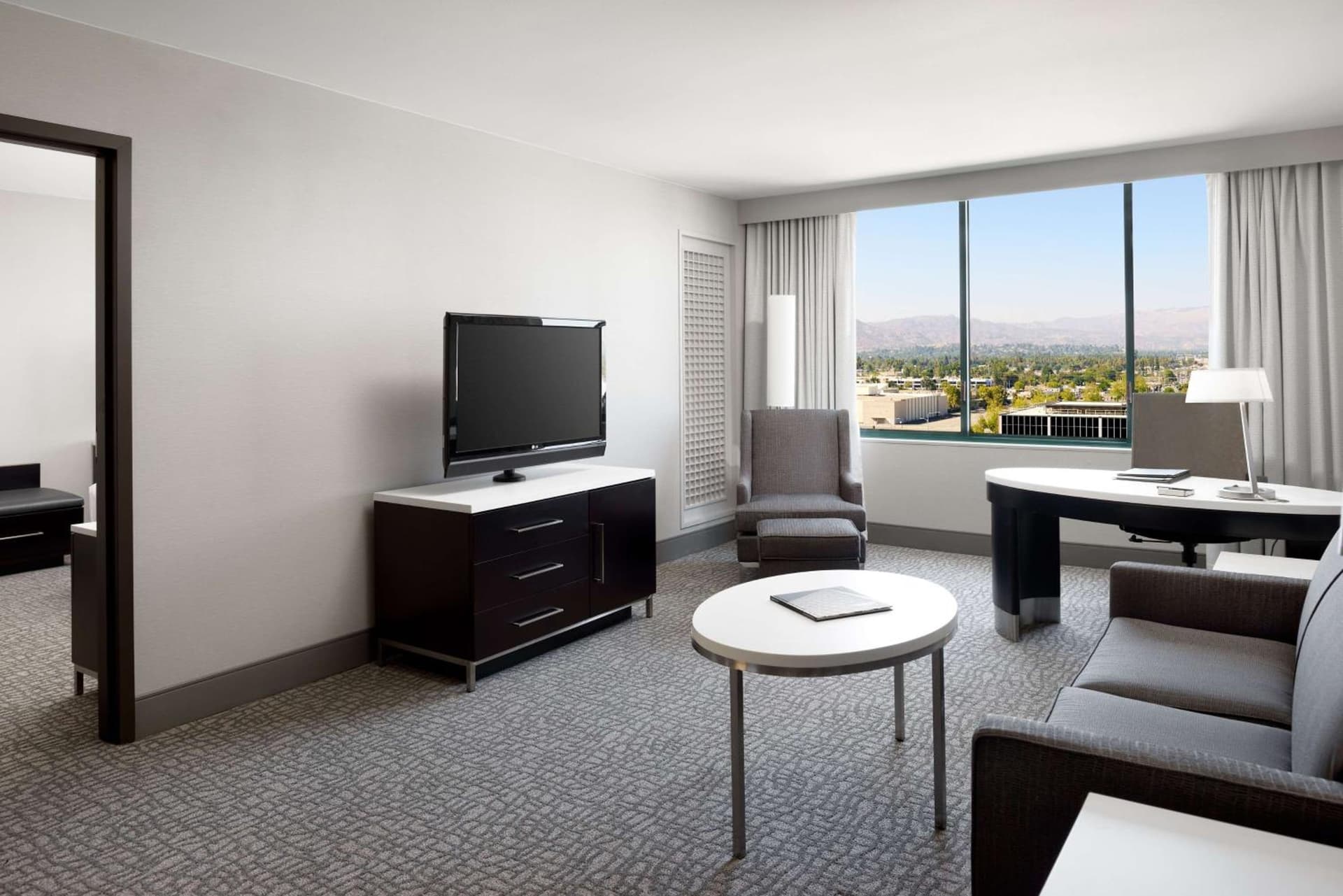 Hilton Woodland Hills/ Los Angeles gallery photo in Woodland Hills, CA — image 29