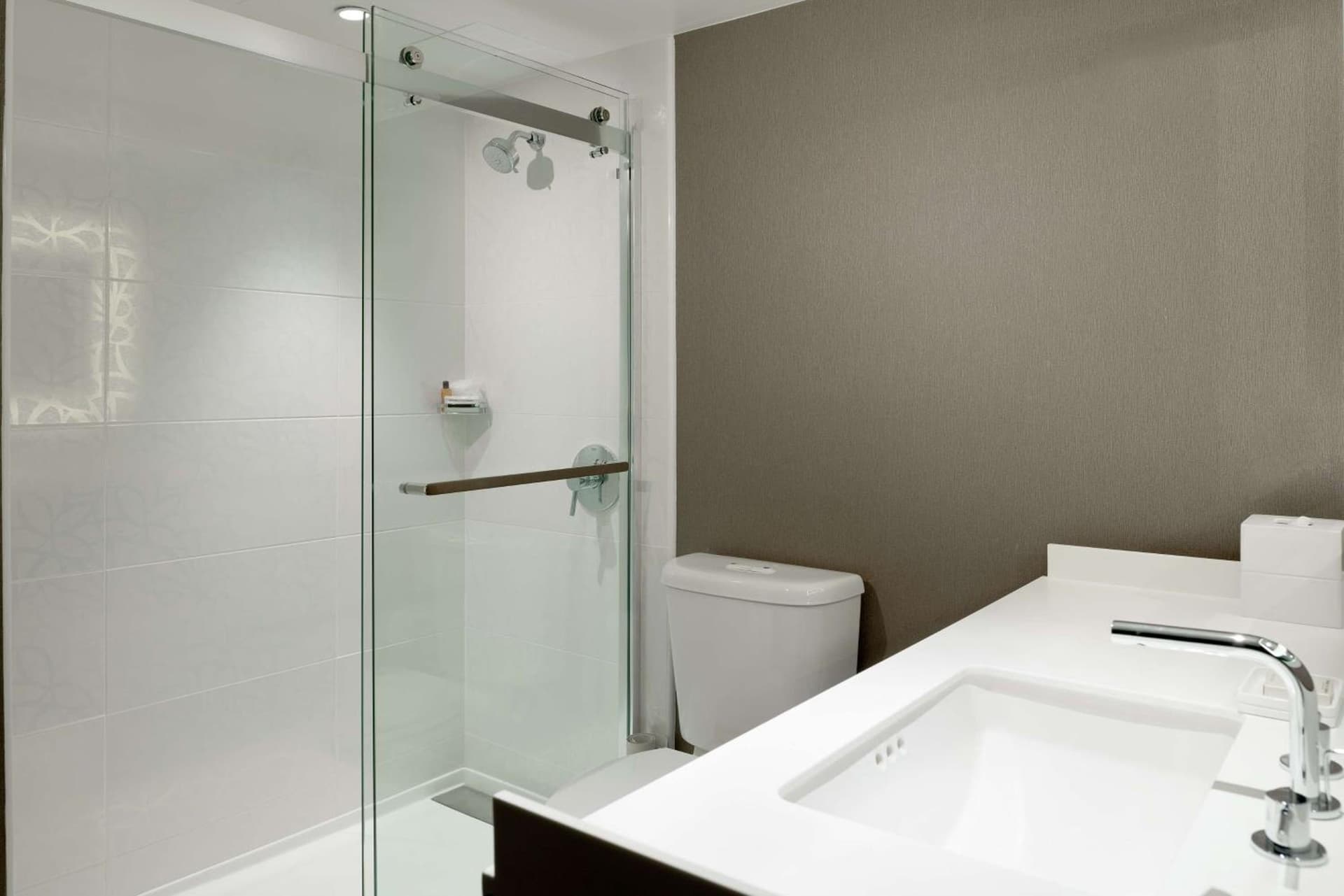 Hilton Woodland Hills/ Los Angeles gallery photo in Woodland Hills, CA — image 42